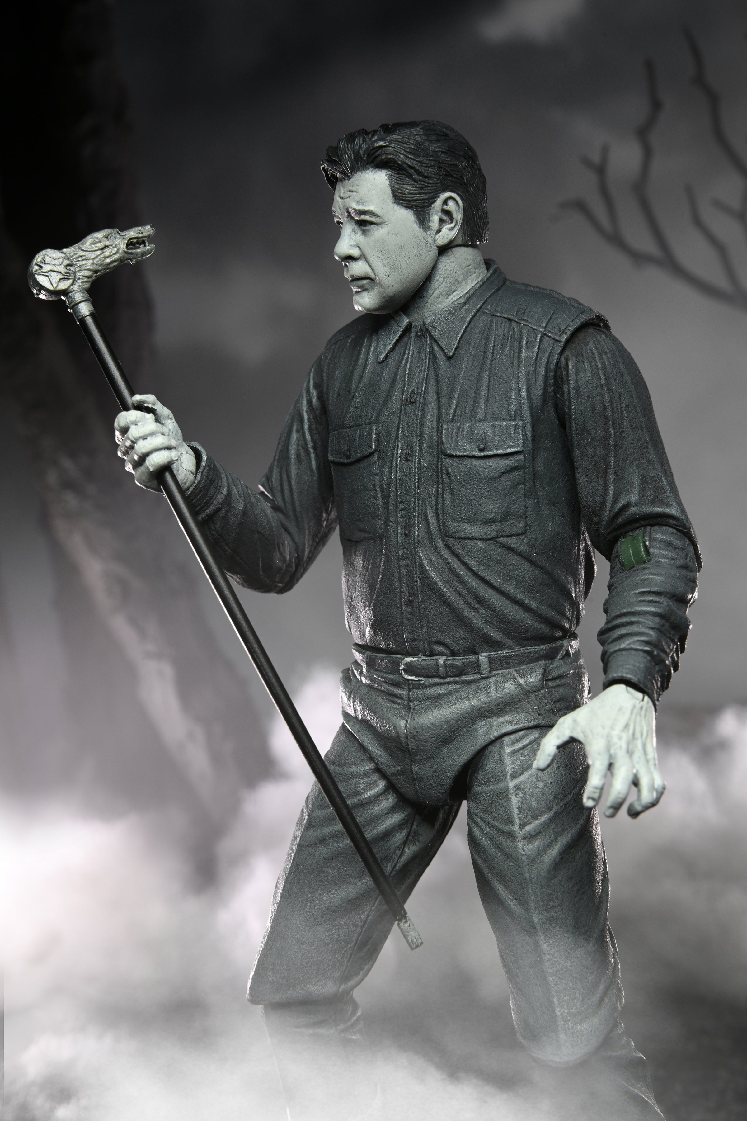 Universal Monsters - Ultimate Wolf Man (Black & White) 7" Scale Action Figure - NECA