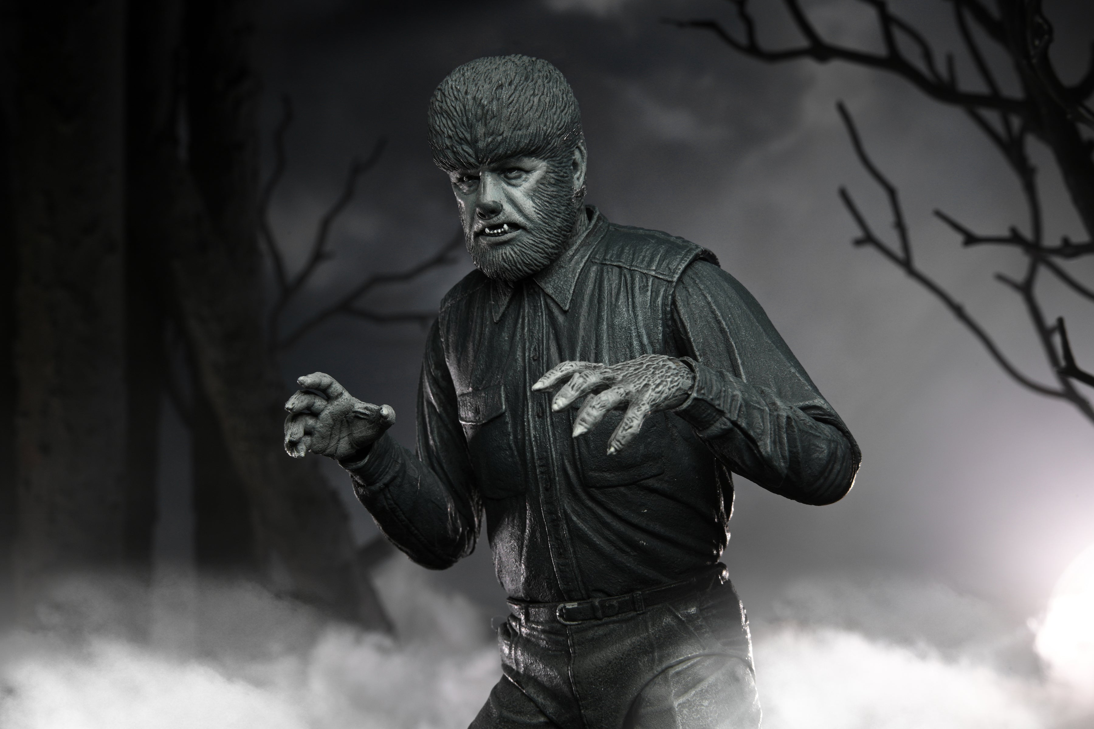 Universal Monsters - Ultimate Wolf Man (Black &amp; White) 7&quot; Scale Action Figure - NECA