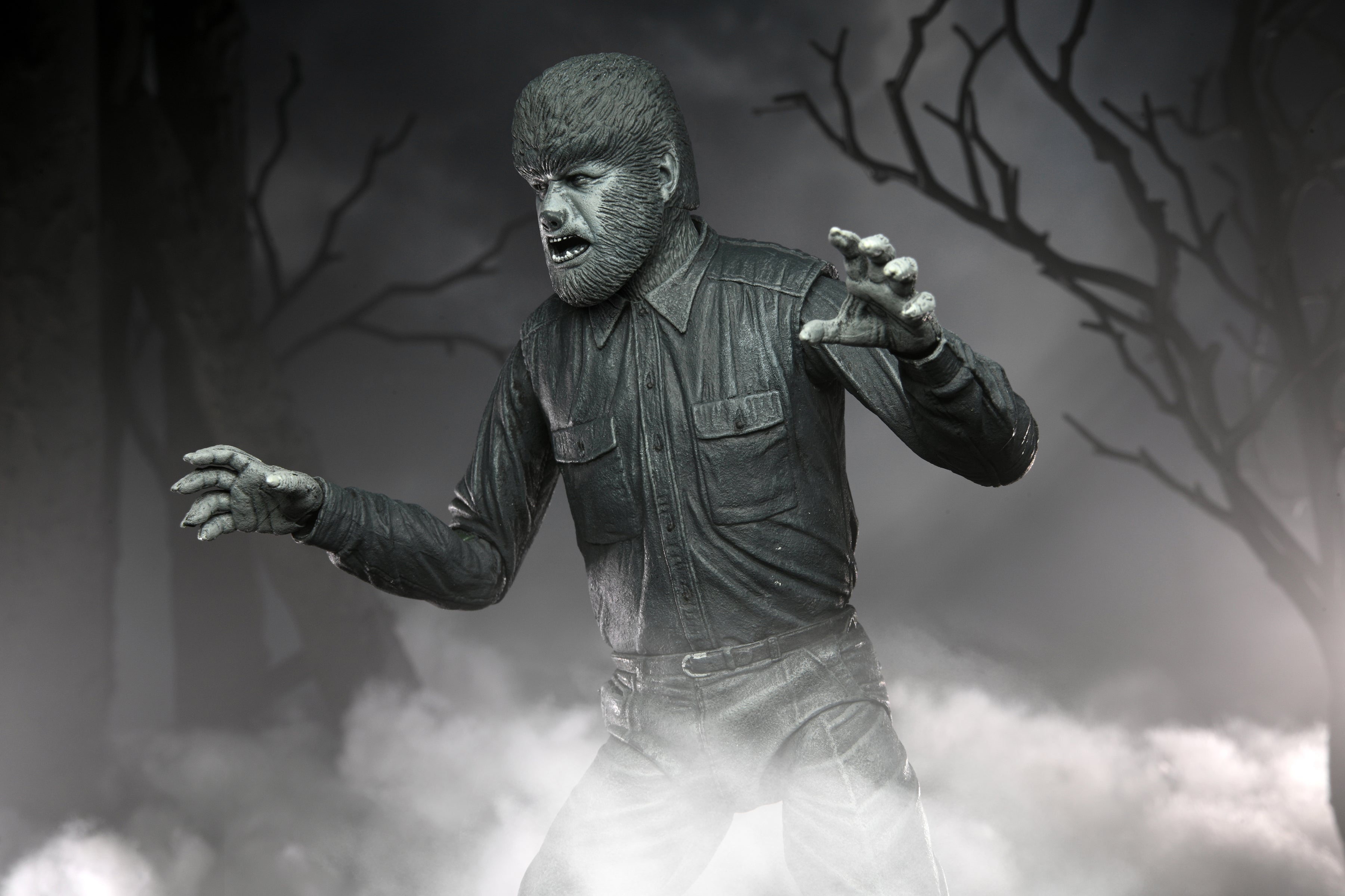 Universal Monsters - Ultimate Wolf Man (Black &amp; White) 7&quot; Scale Action Figure - NECA