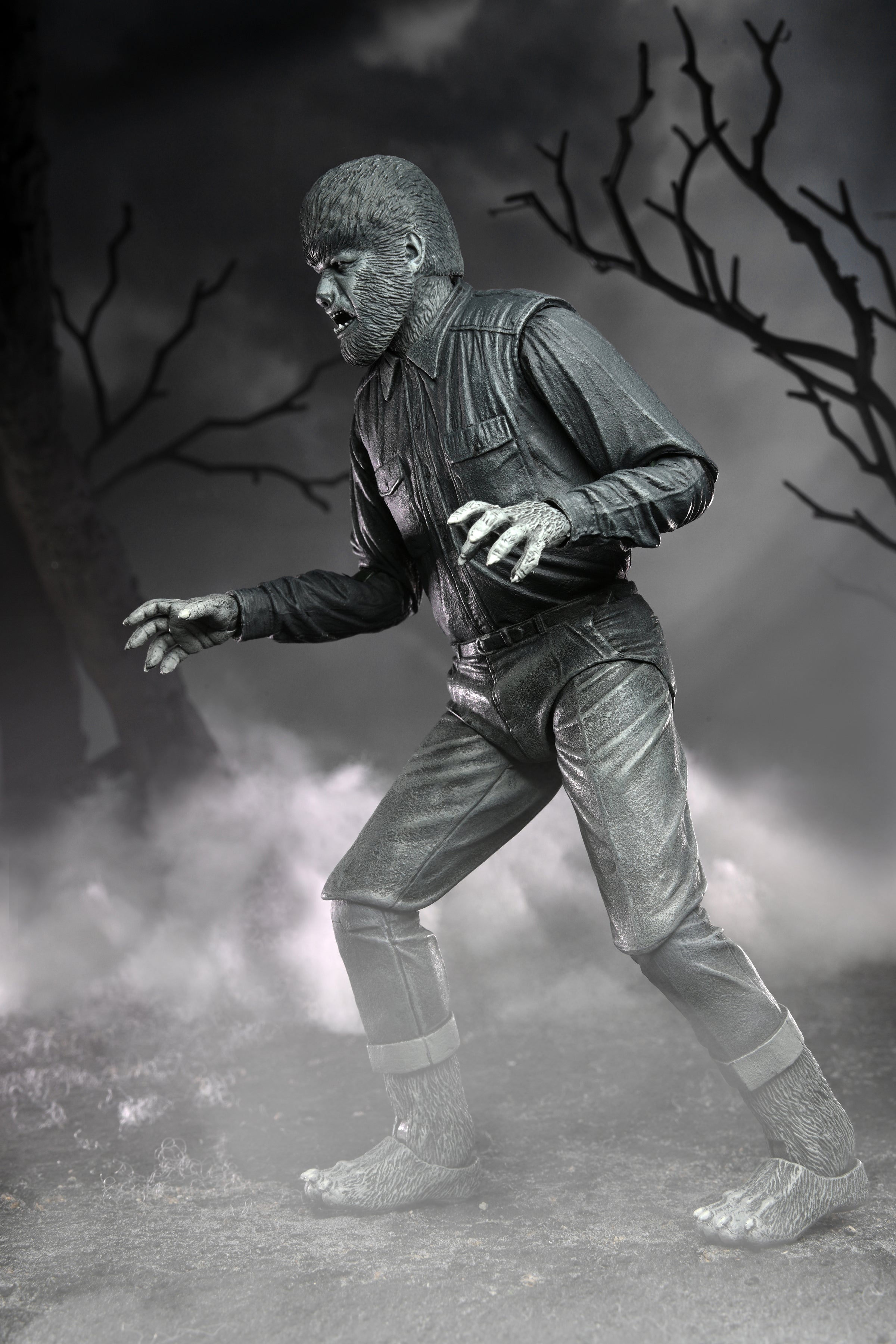 Universal Monsters - Ultimate Wolf Man (Black & White) 7" Scale Action Figure - NECA