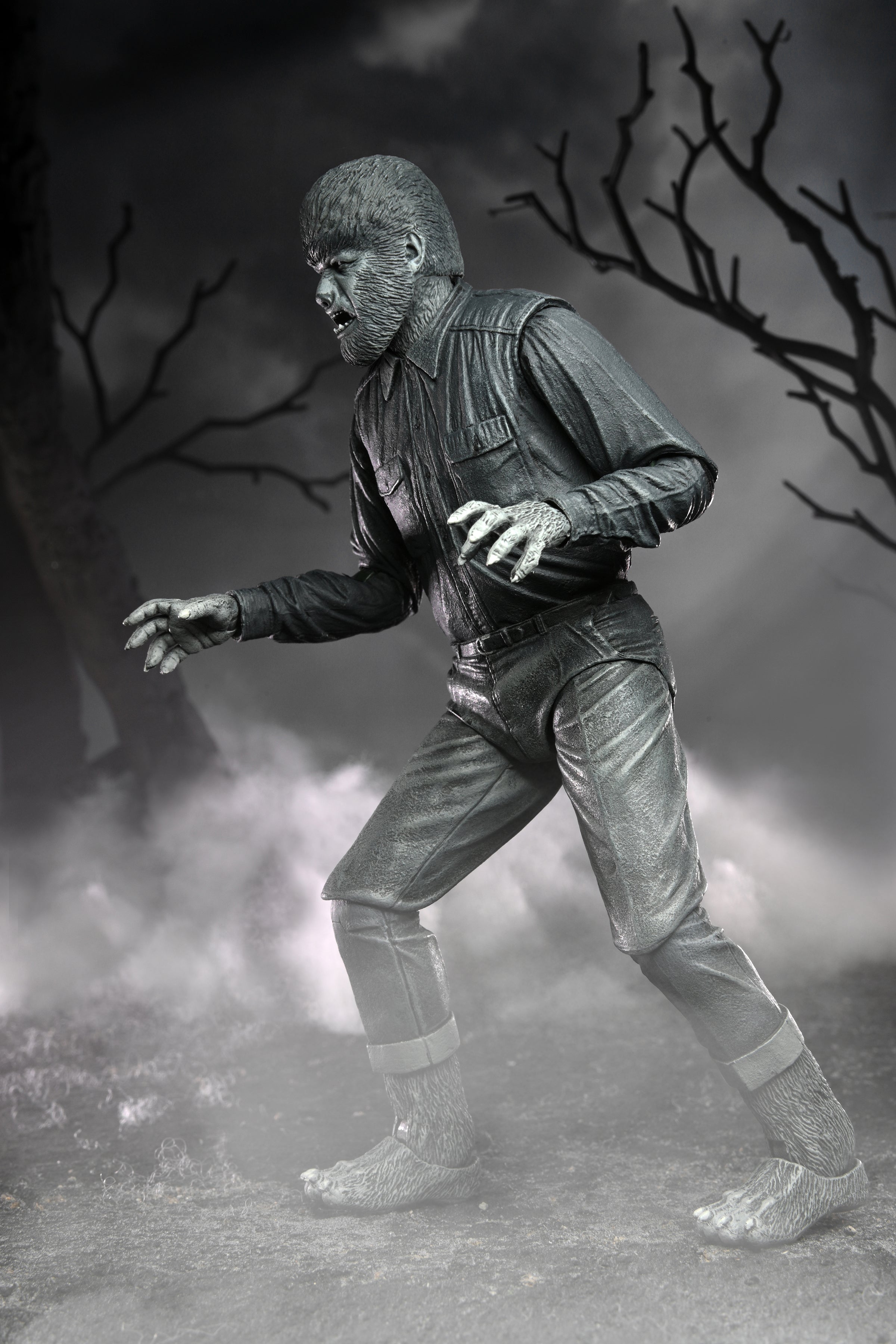 Universal Monsters - Ultimate Wolf Man (Black &amp; White) 7&quot; Scale Action Figure - NECA