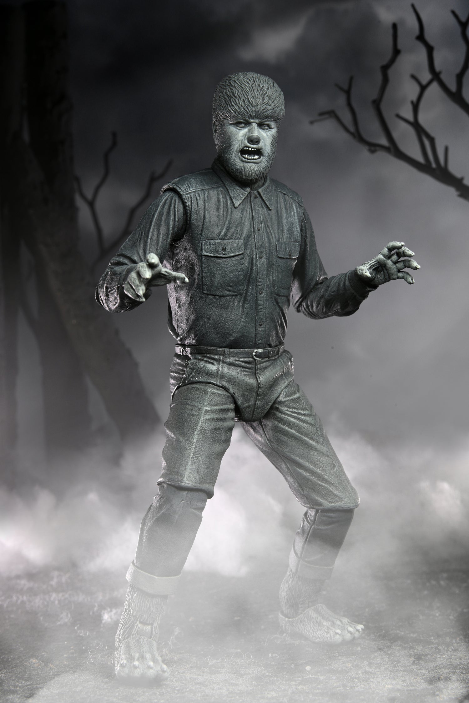 Universal Monsters - Ultimate Wolf Man (Black &amp; White) 7&quot; Scale Action Figure - NECA