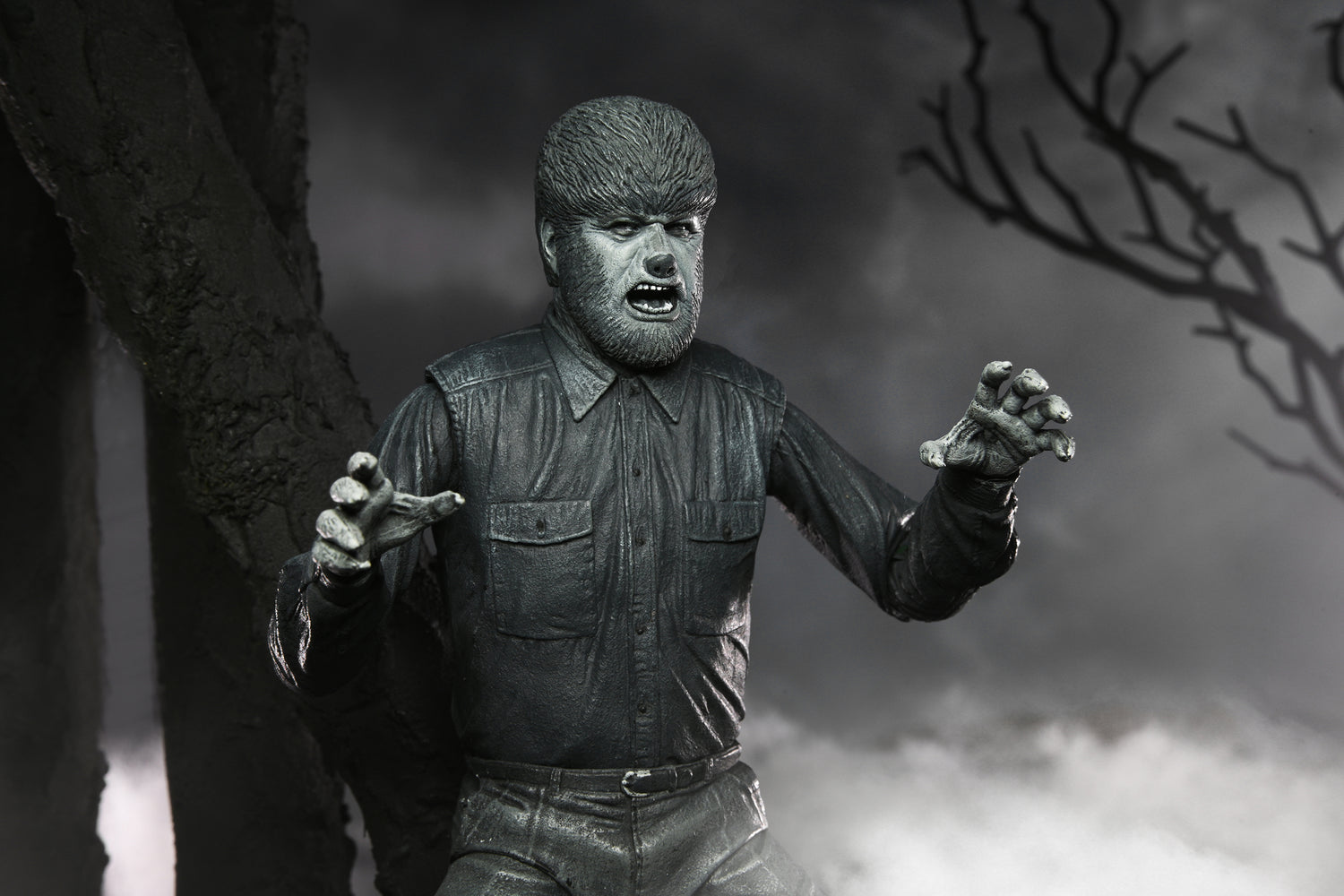 Universal Monsters - Ultimate Wolf Man (Black & White) 7" Scale Action Figure - NECA
