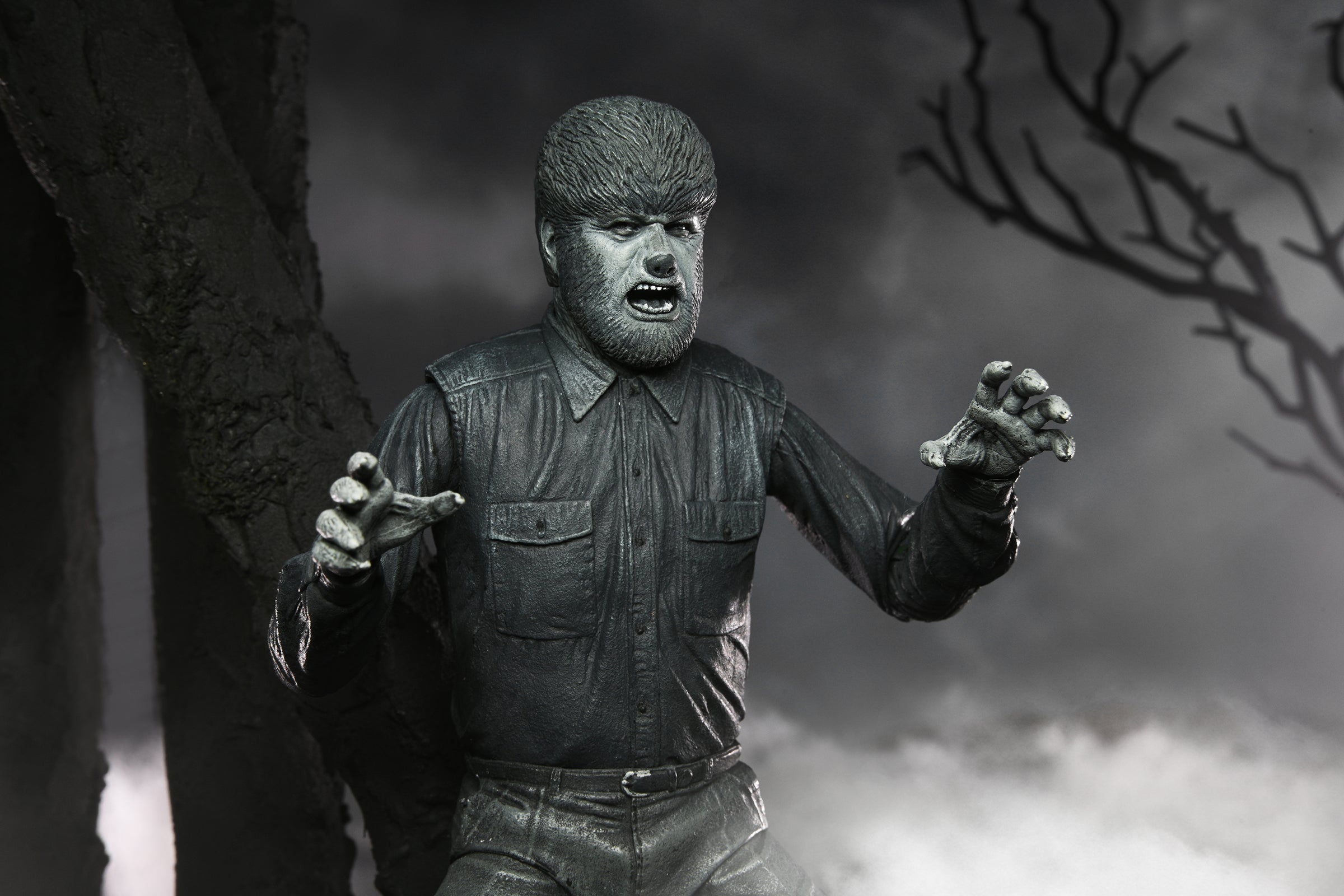 Universal Monsters - Ultimate Wolf Man (Black & White) 7" Scale Action Figure - NECA