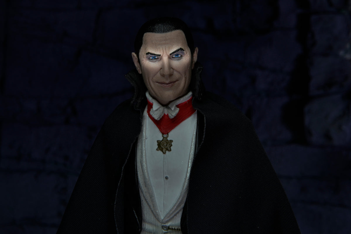Universal Monsters - Ultimate Dracula (Transylvania) 7" Scale Action F ...