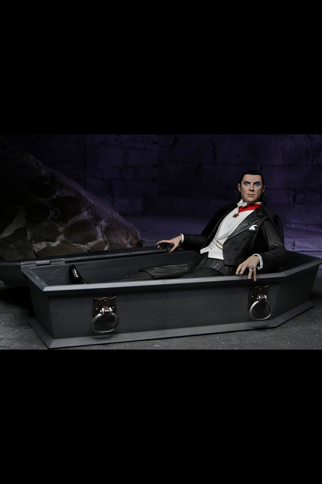 Universal Monsters - Ultimate Dracula (Transylvania) 7&quot; Scale Action Figure - NECA