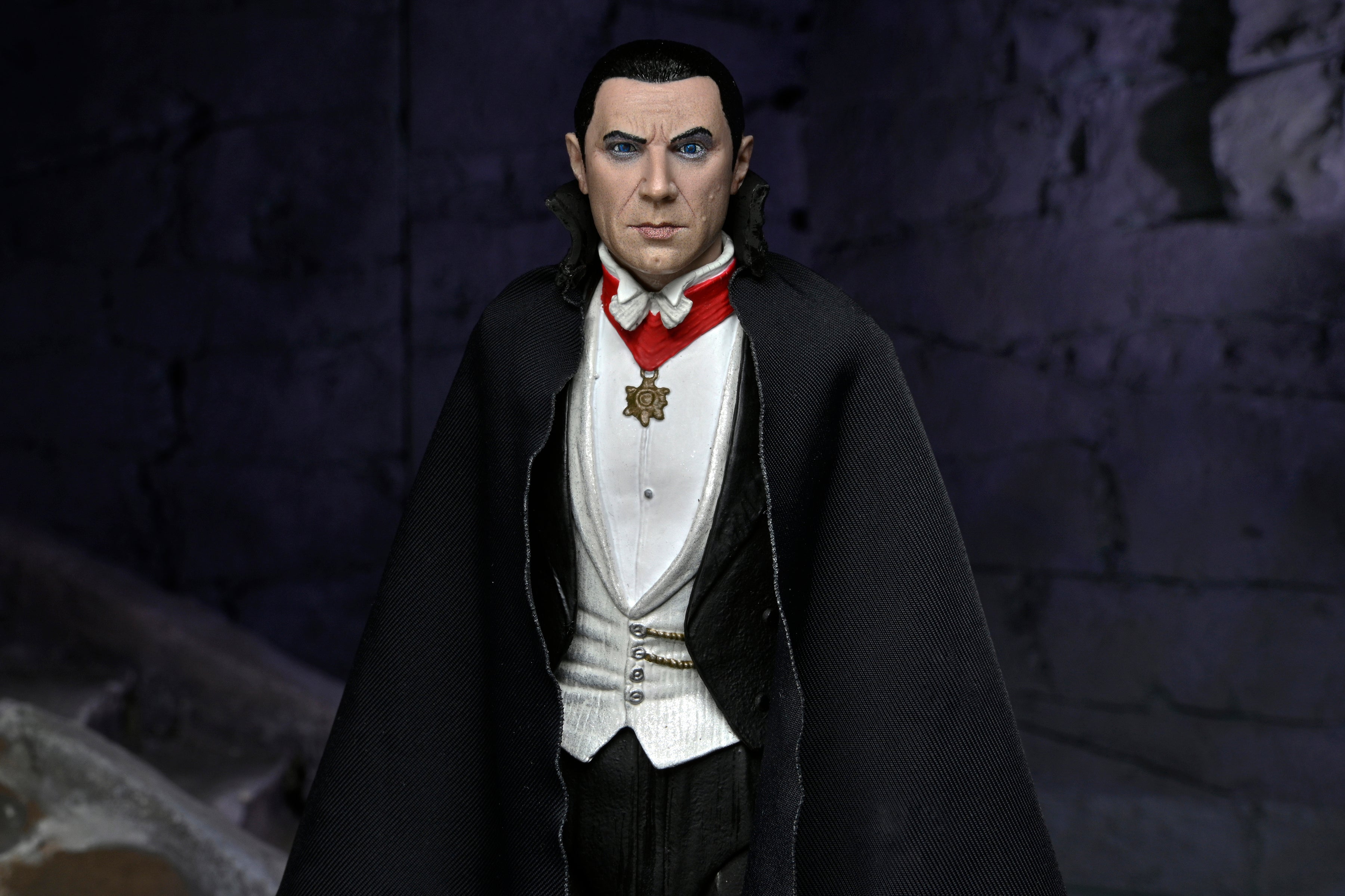 Universal Monsters - Ultimate Dracula (Transylvania) 7&quot; Scale Action Figure - NECA