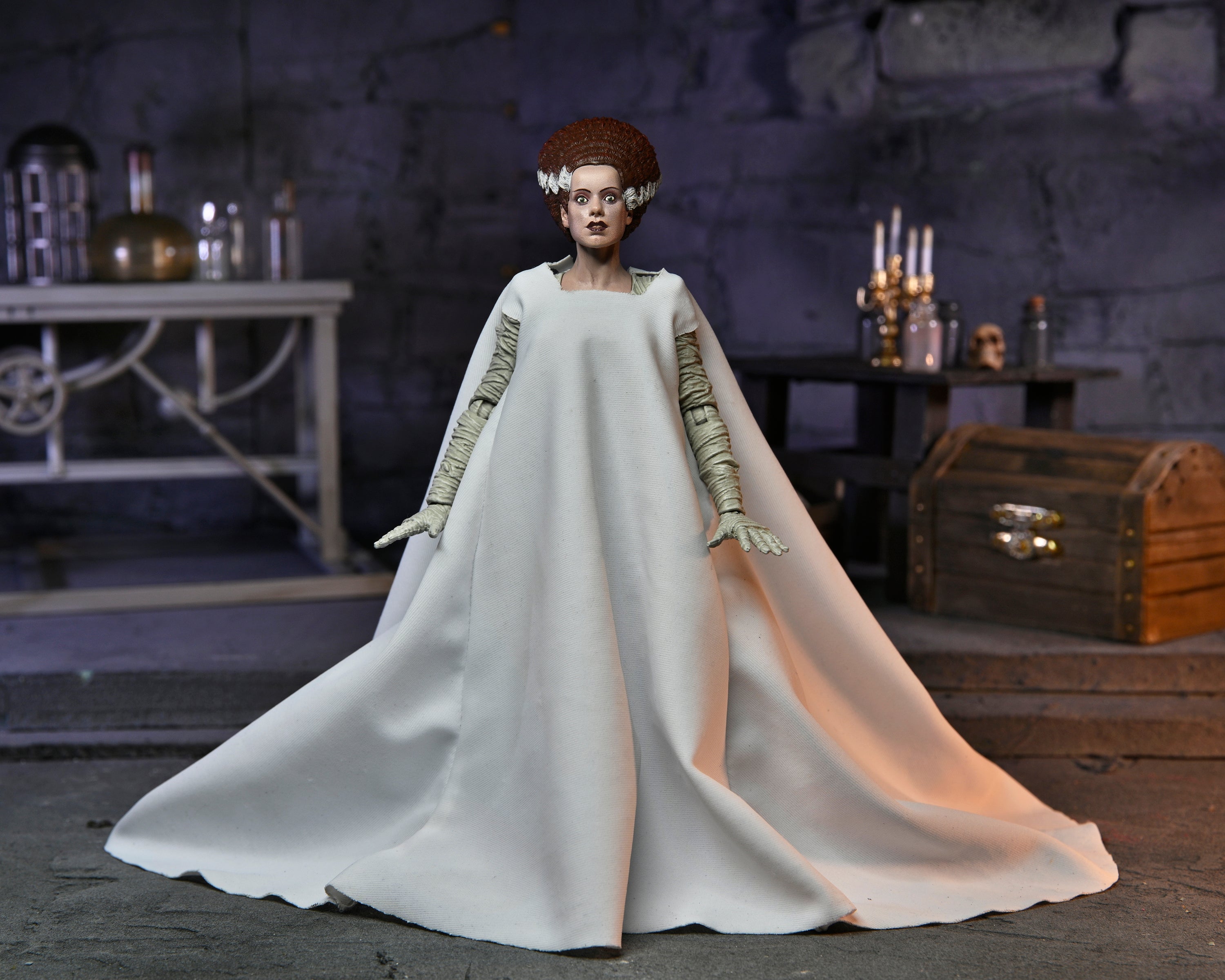 Universal Monsters - Ultimate The Bride of Frankenstein 7” Scale Action Figure (Color) - NECA