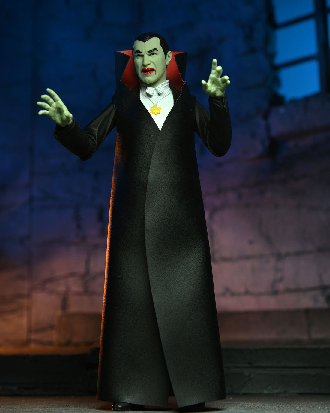 Universal Monsters - Glow-in-the-Dark Retro Dracula 7” Scale Action Figure 