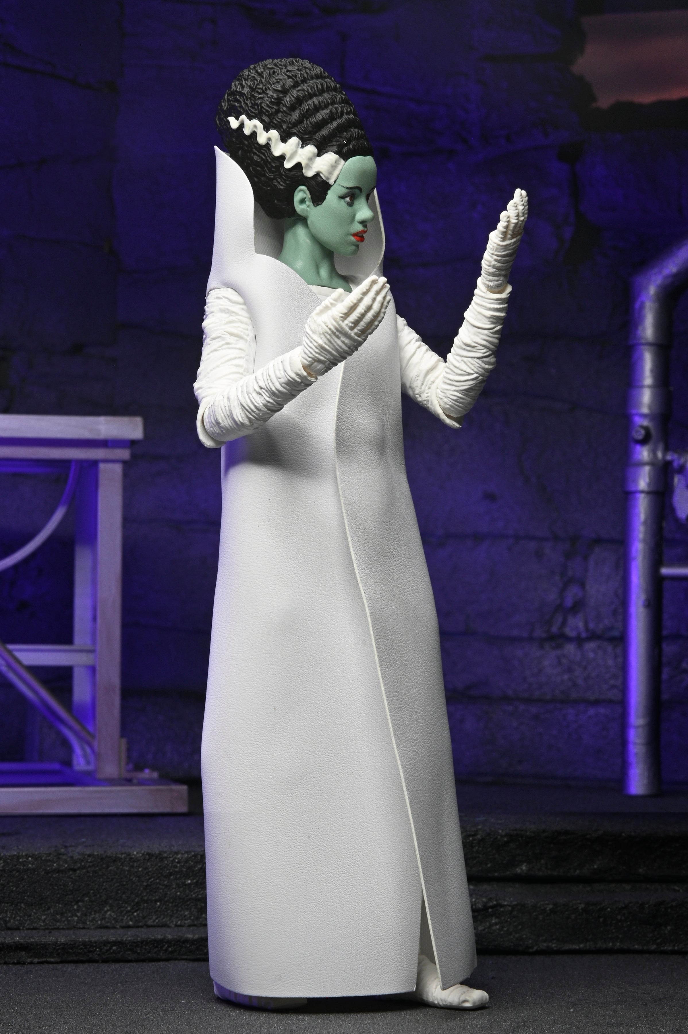 Universal Monsters - 90th Anniversary Glow-in-the-Dark Retro Bride of Frankenstein 7” Scale Action Figure (2025 Con Exclusive) - NECA