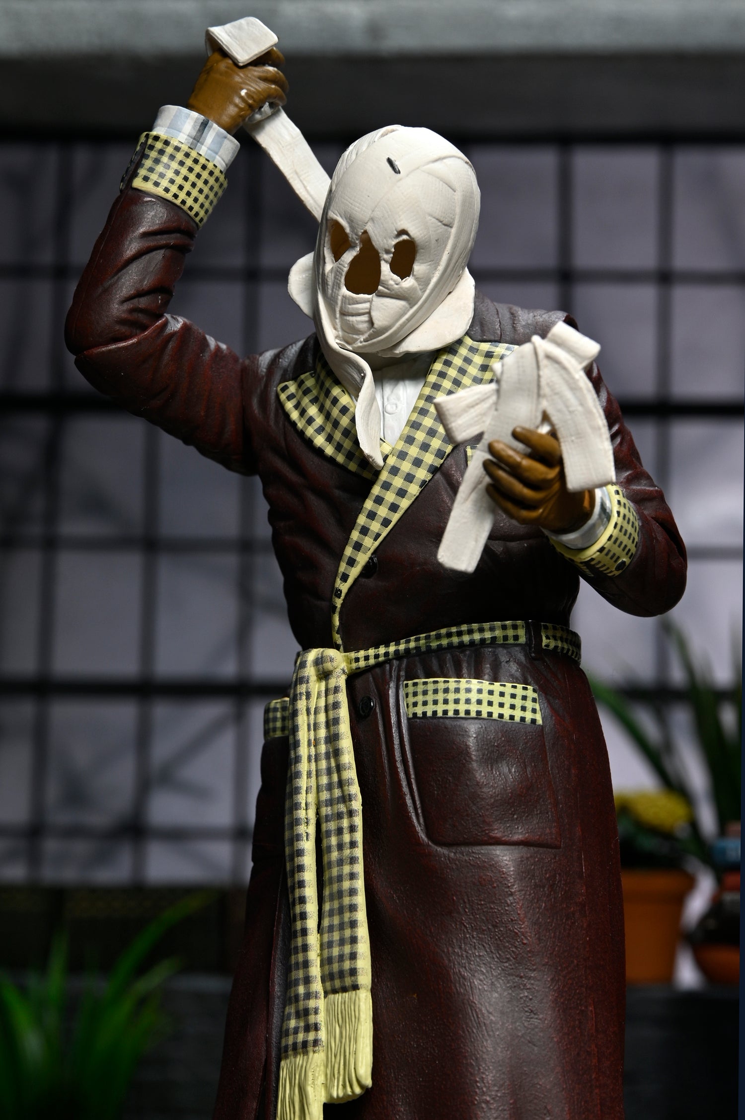 Universal Monsters - Ultimate Invisible Man “Kemp House” 7” Scale Action Figure - NECA