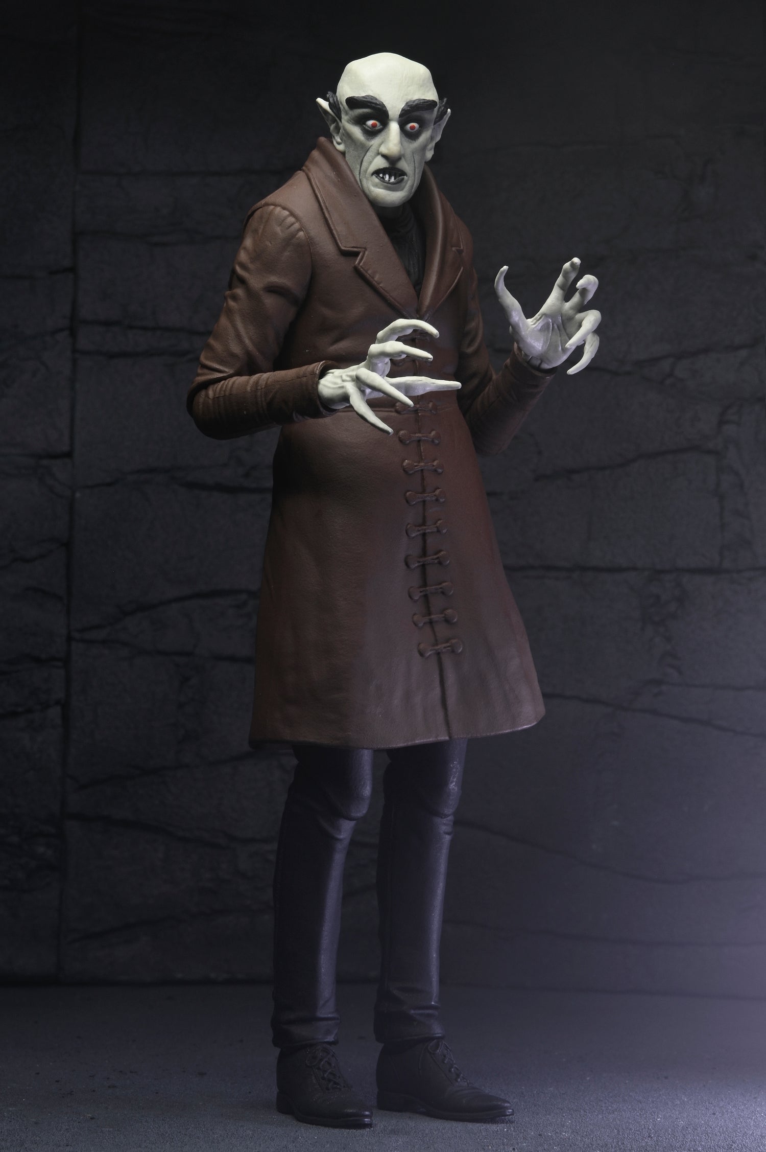 Nosferatu - Retro Glow-in-the-Dark Count Orlok 7” Scale Action Figure (2024 Con Exclusive) - NECA
