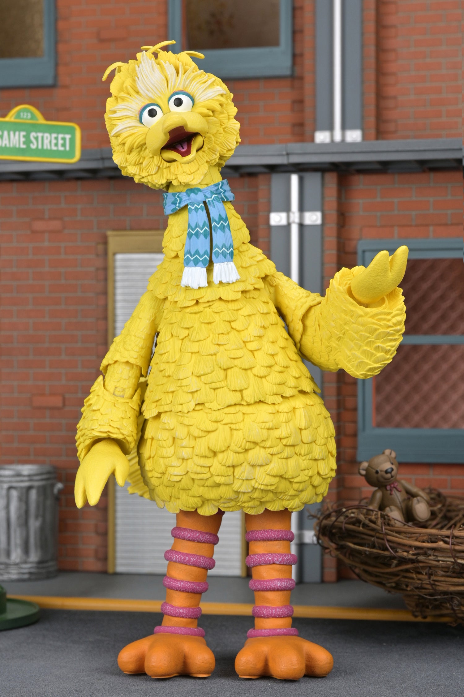 Sesame Street - Ultimate Big Bird 7” Scale Action Figure - NECA