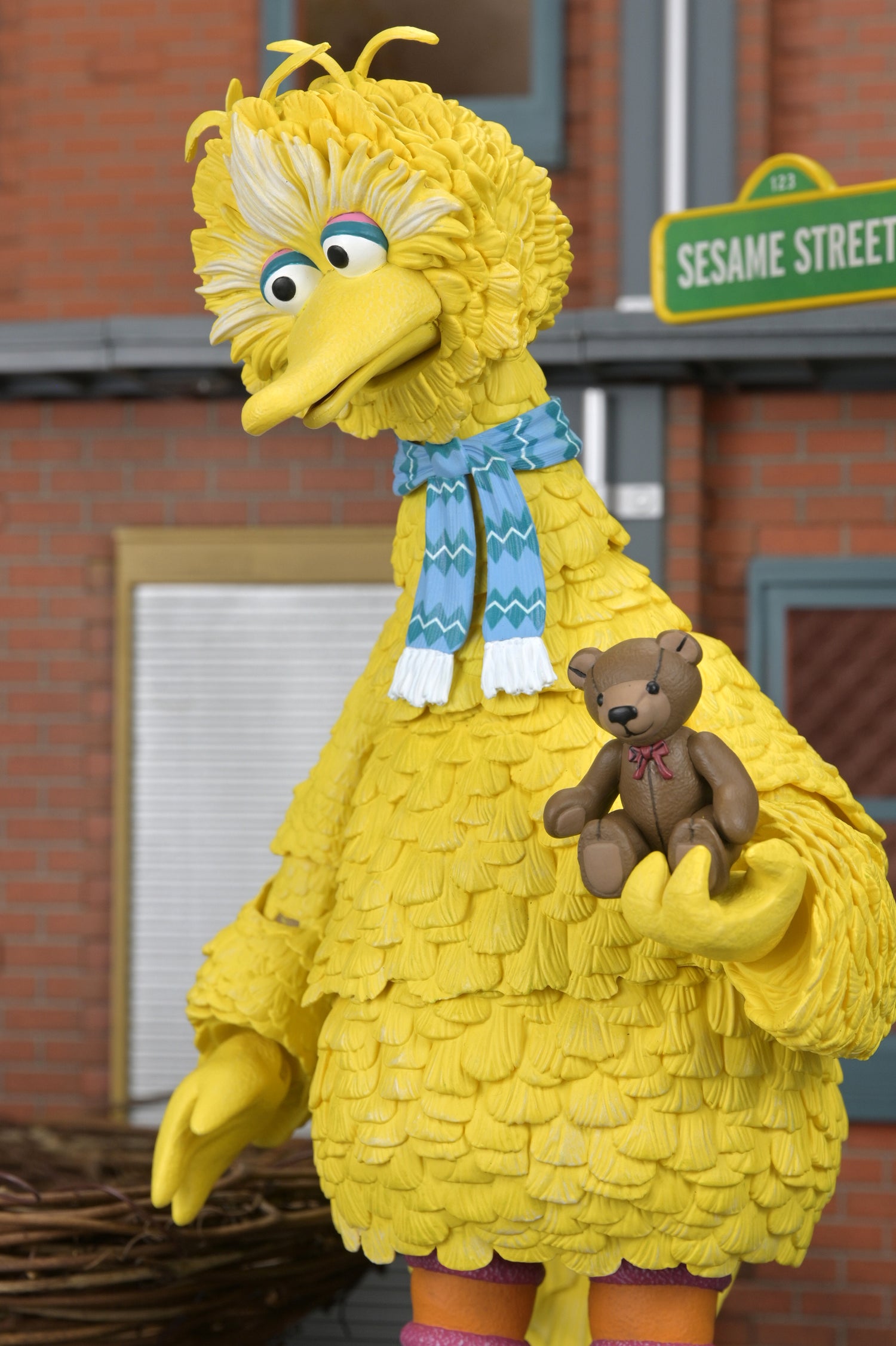 Sesame Street - Ultimate Big Bird 7” Scale Action Figure - NECA