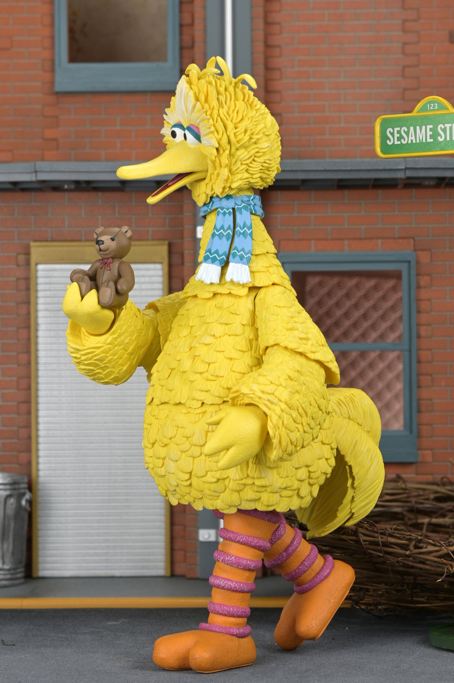 Sesame Street - Ultimate Big Bird 7” Scale Action Figure - NECA