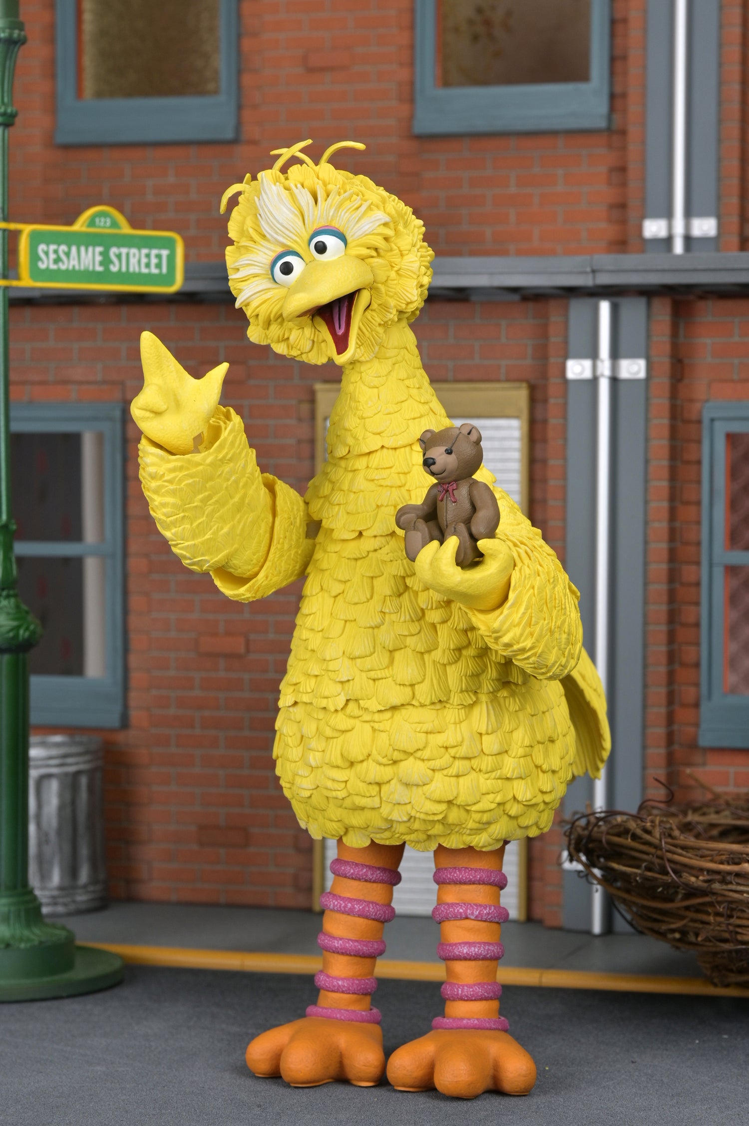 Sesame Street - Ultimate Big Bird 7” Scale Action Figure - NECA