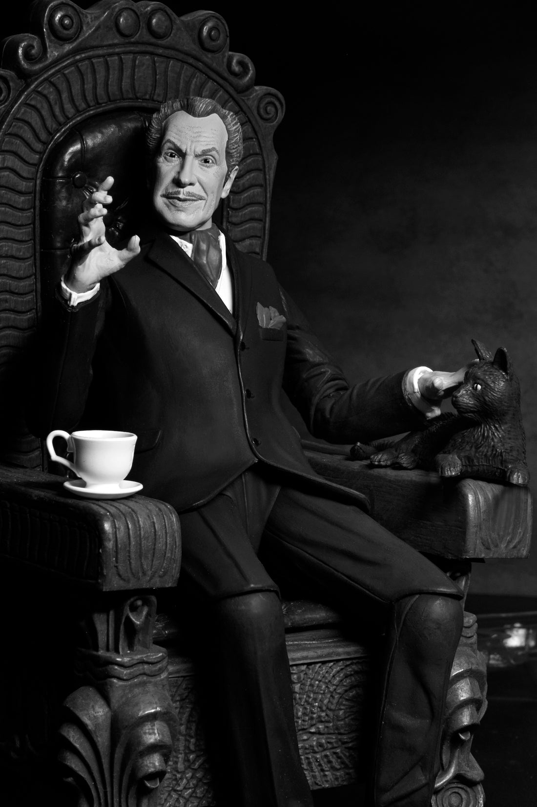 Ultimate Vincent Price 7&quot; Scale Action Figure (Black &amp; White) - NECA