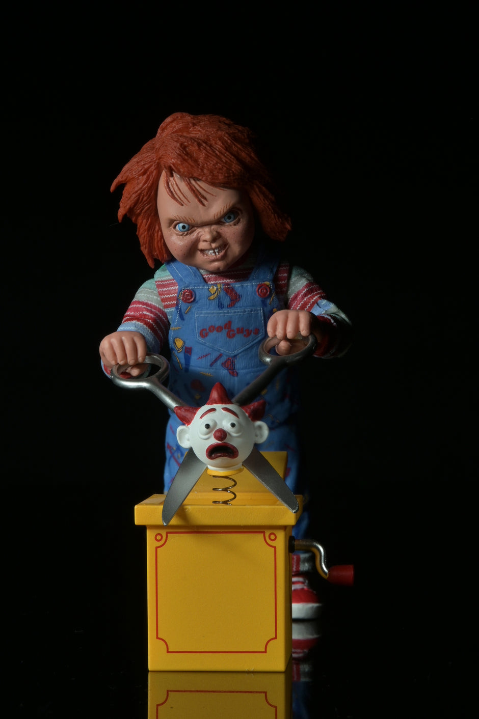 Chucky Rocking Chair Chucky – NECA