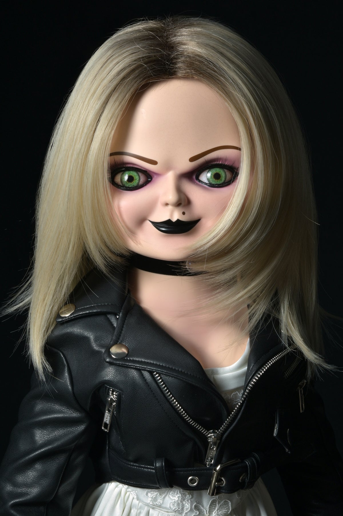Chucky (TV Series) – Life-Size Tiffany 1:1 Replica Doll - NECA