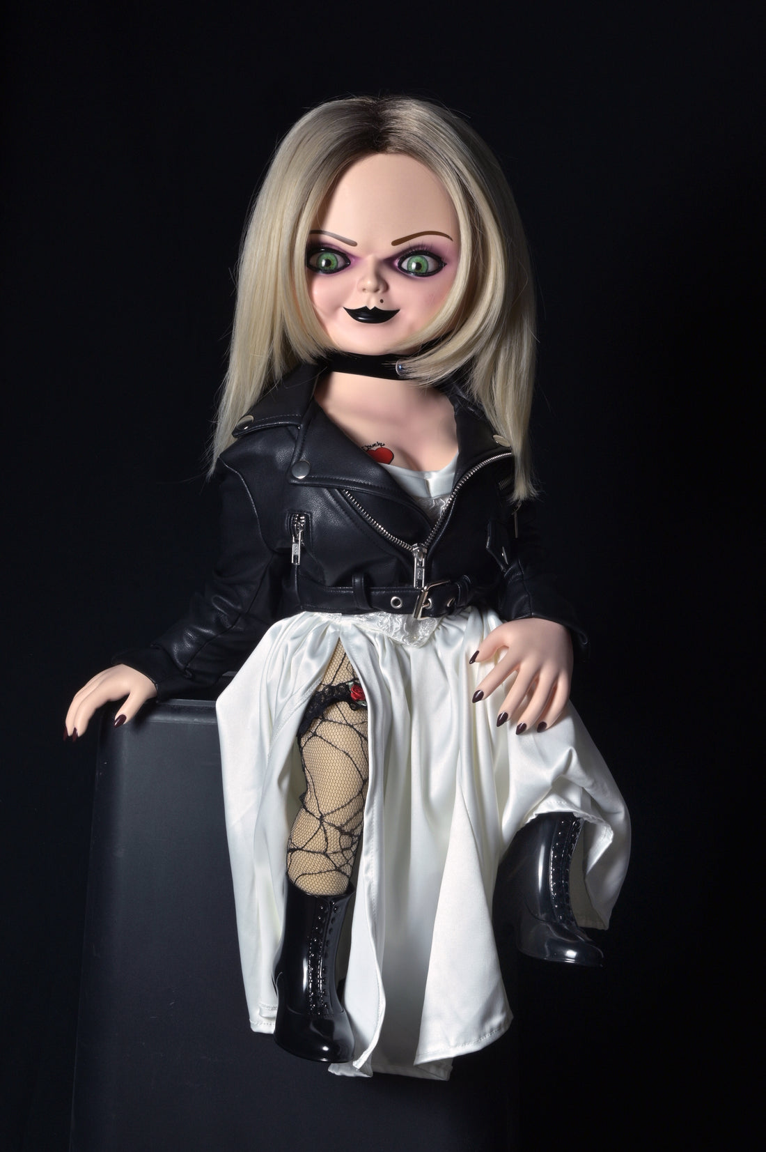 Chucky (TV Series) – Life-Size Tiffany 1:1 Replica Doll - NECA