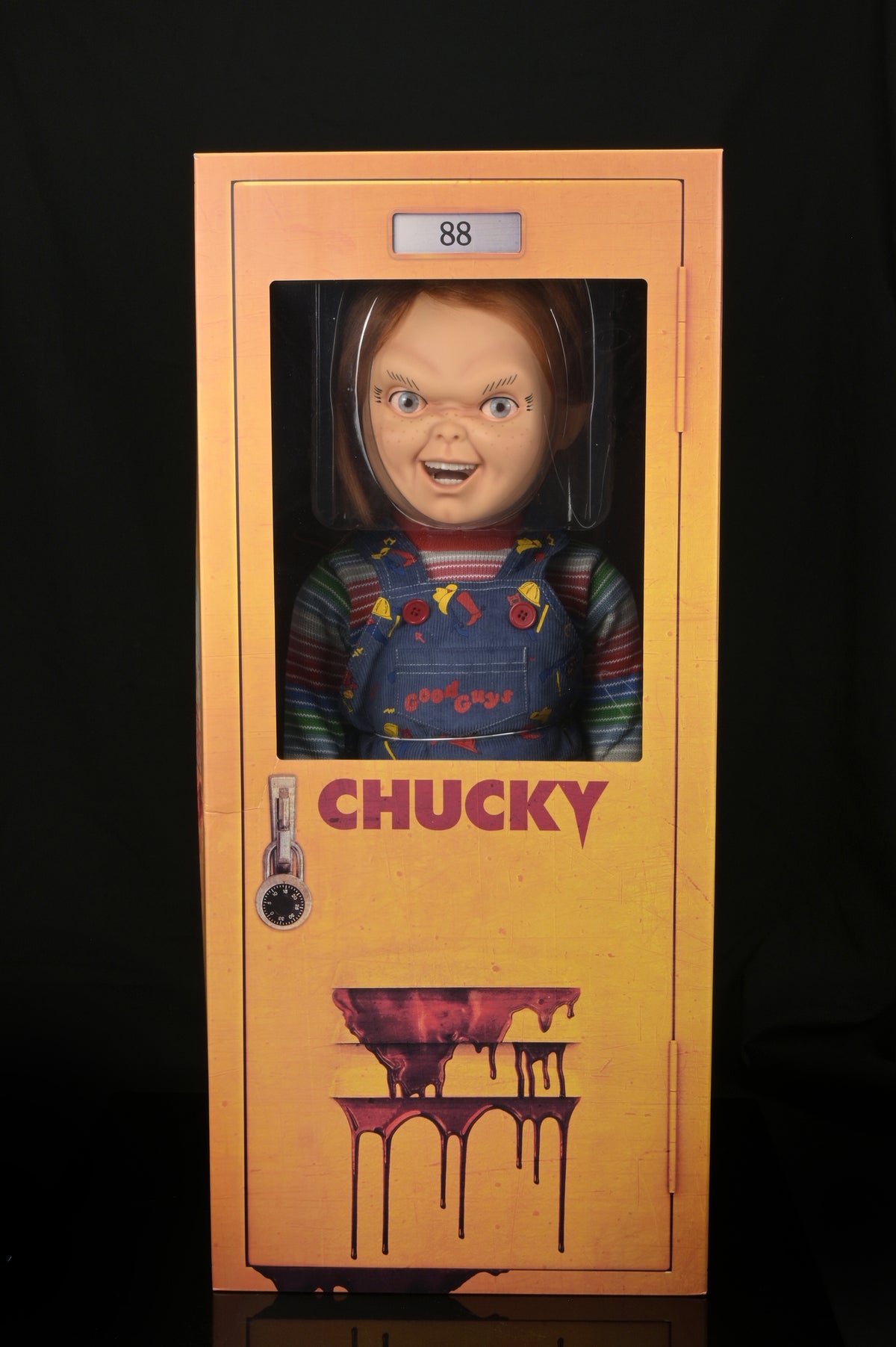Chucky (TV Series) – Life-Size Chucky 1:1 Replica Doll - NECA