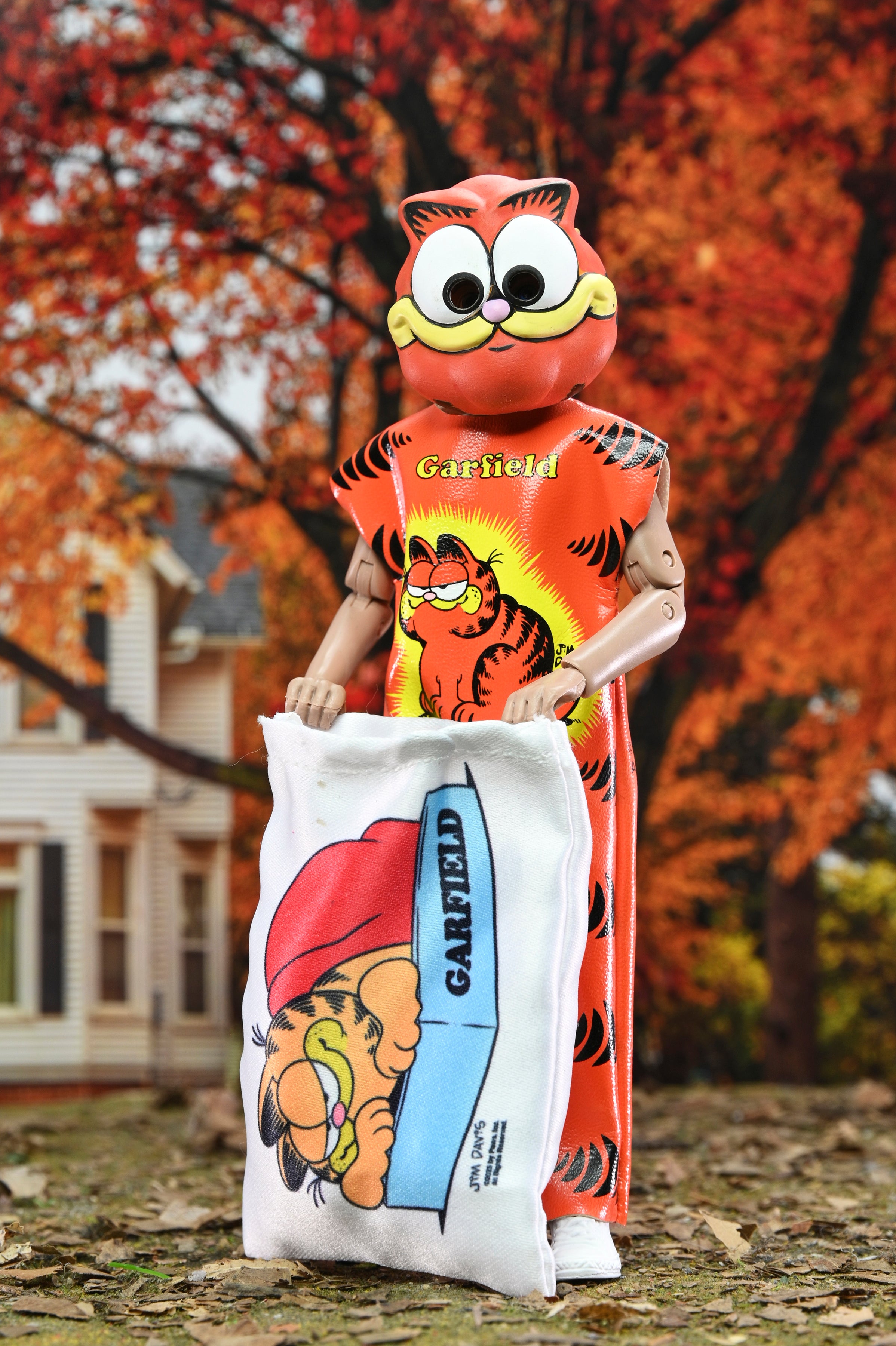 Garfield x Ben Cooper Costume Kids Collection - Garfield 6” Costumed Action Figure - NECA