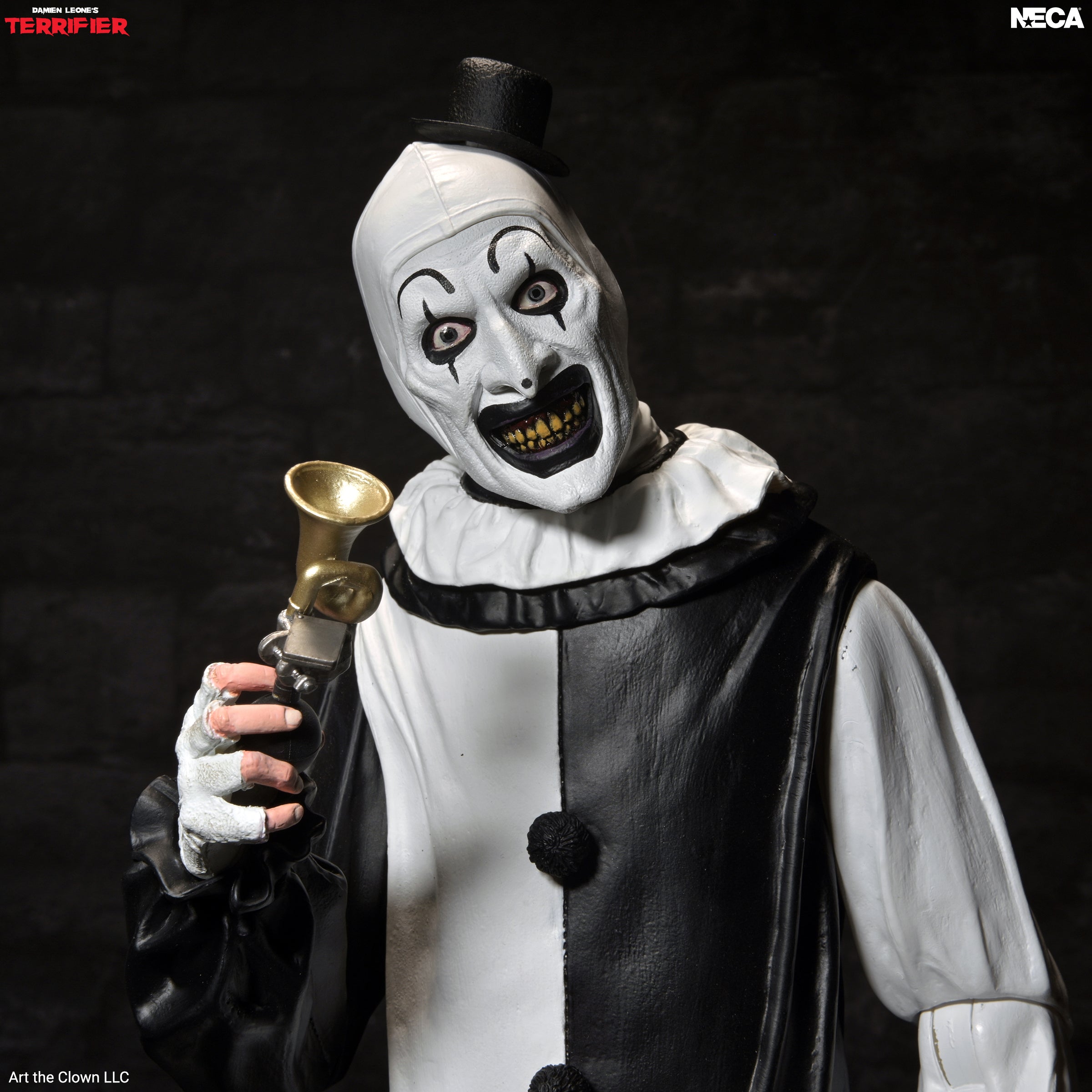Terrifier - Art the Clown 1/4 Scale Action Figure (PRE-ORDER)