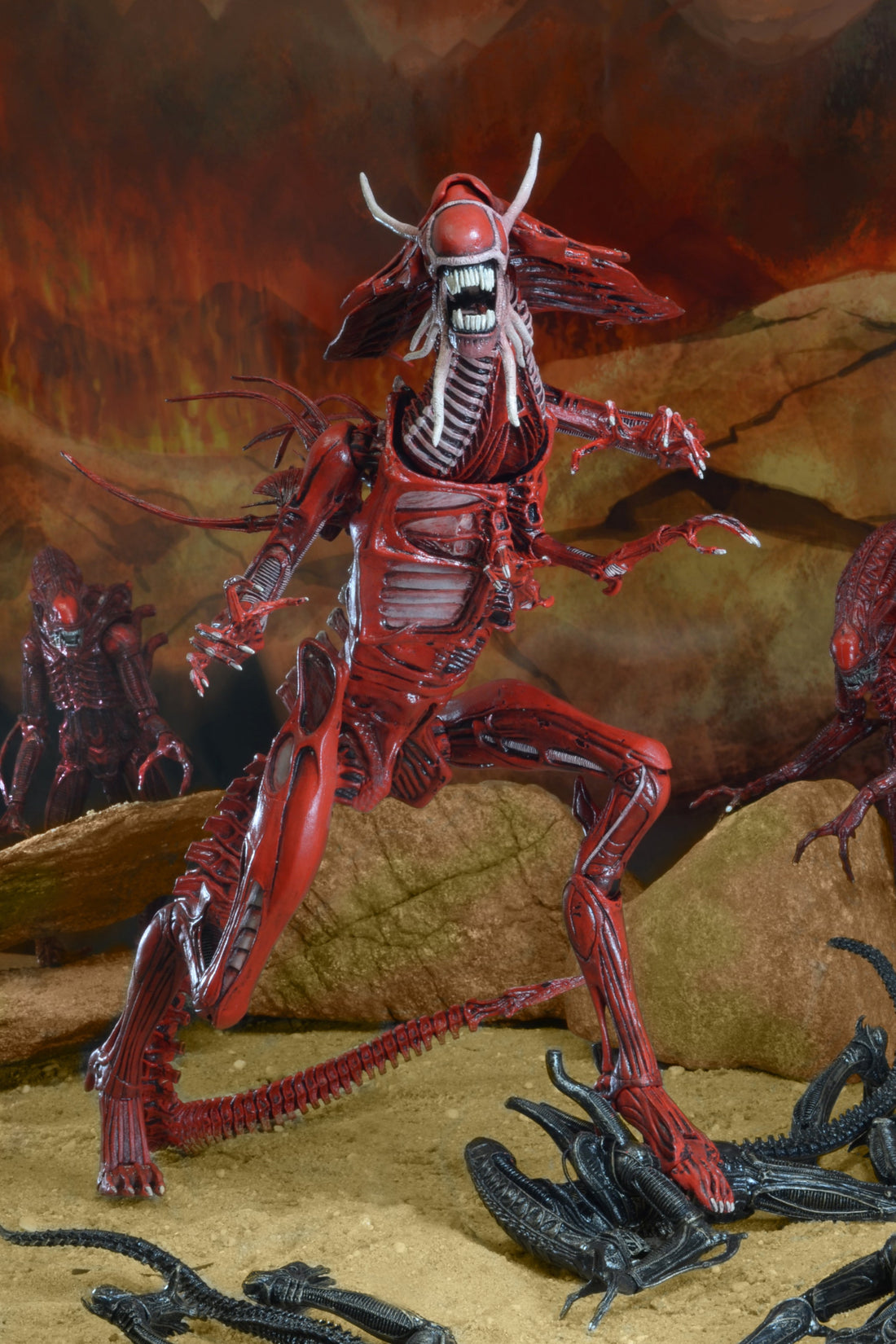 Alien – Ultra Deluxe Boxed Action Figure – Genocide Red Queen - NECA VAULT