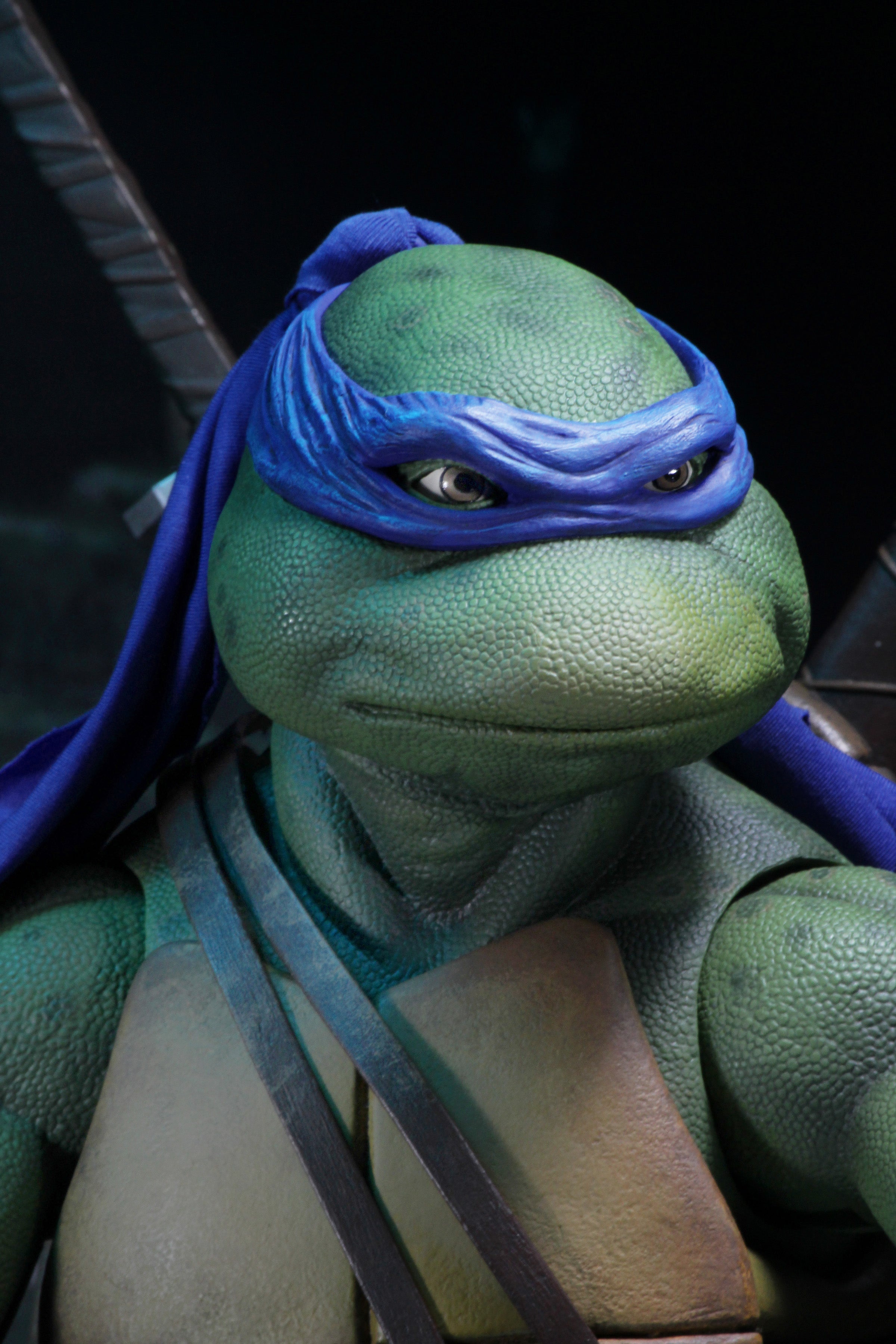 Teenage Mutant Ninja Turtles (1990 Movie) - Leonardo 1/4 Scale Action Figure on the NECA Store