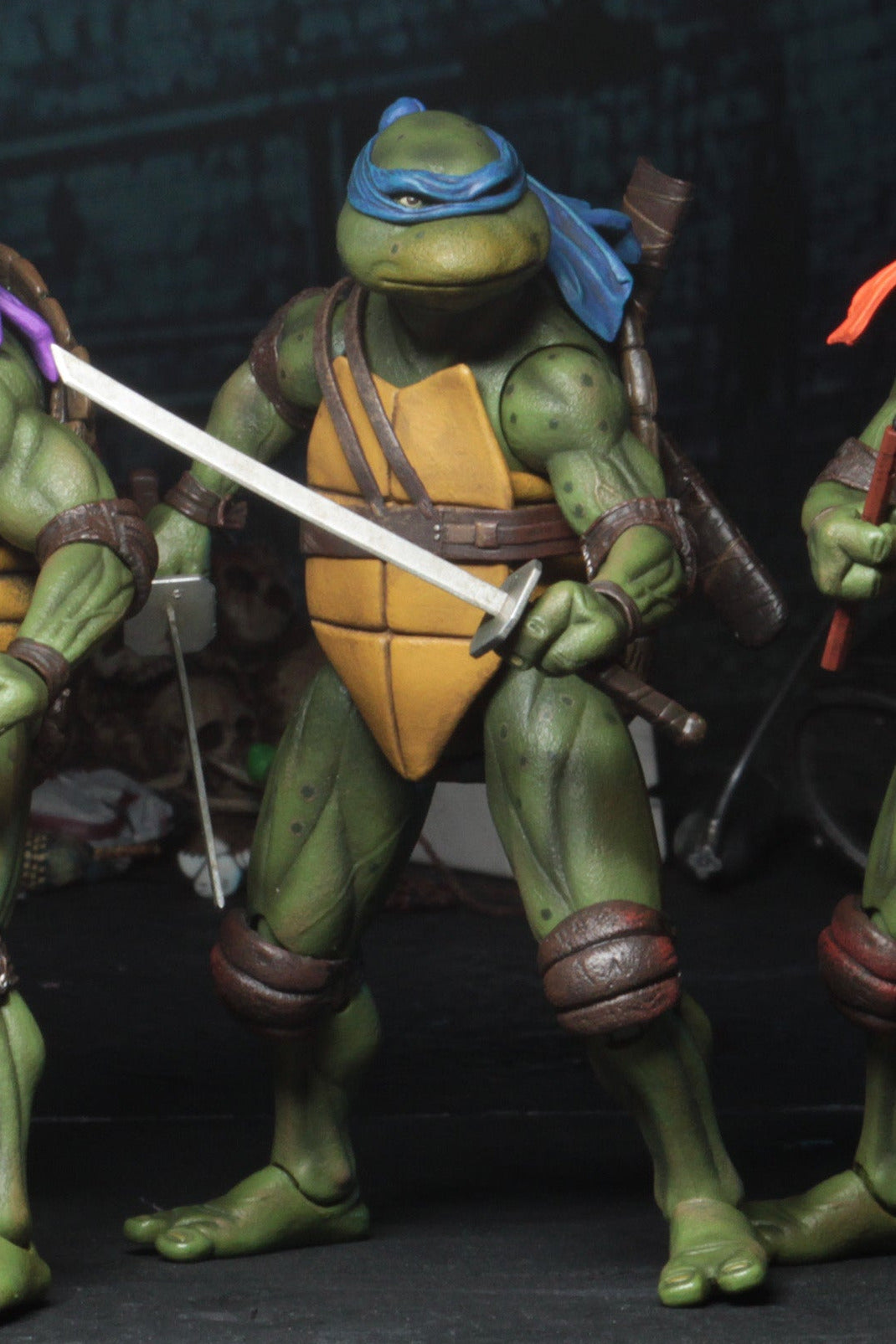 Teenage Mutant Ninja Turtles (1990 Movie) - Ultimate Leonardo 7” Scale Action Figure