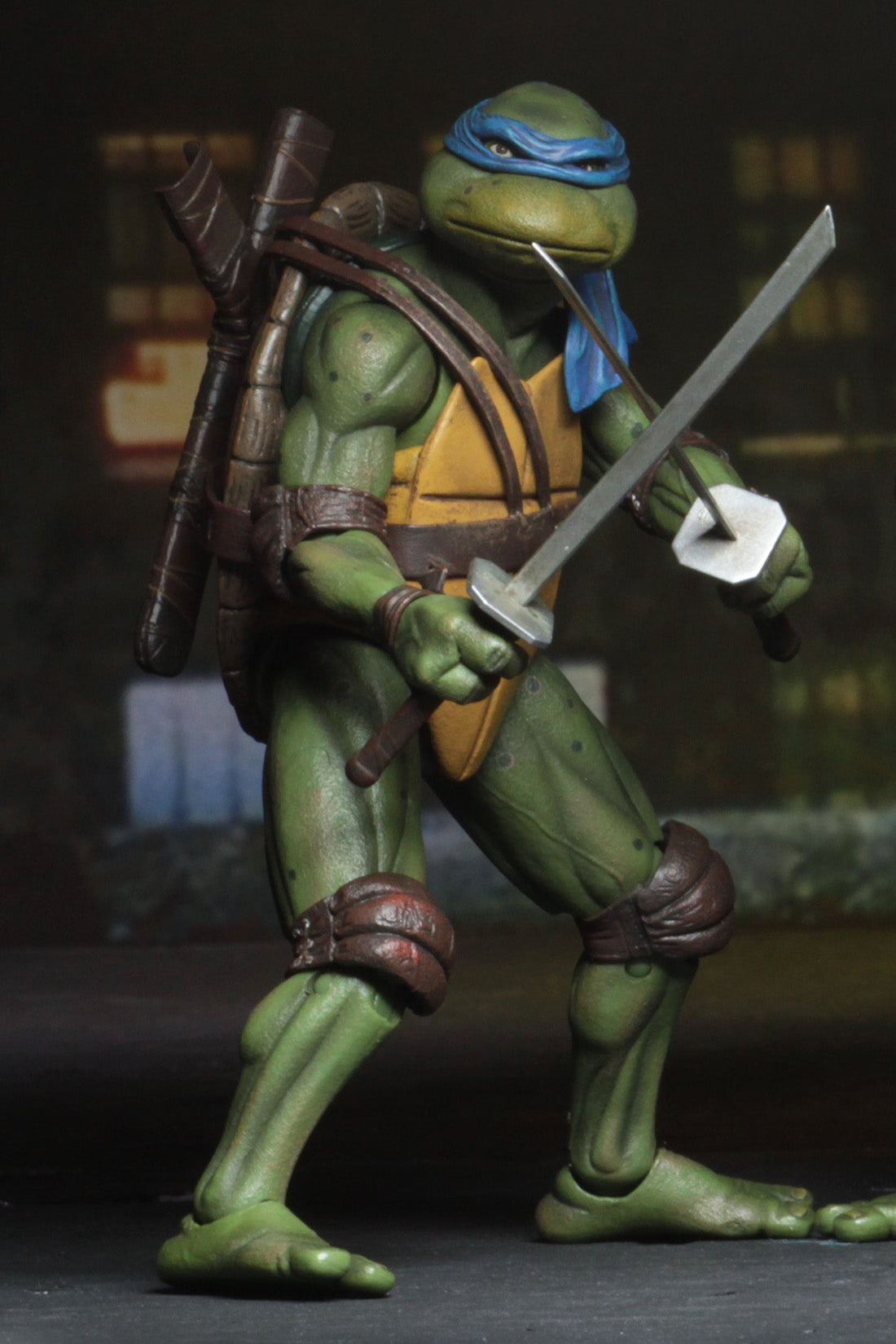 Teenage Mutant Ninja Turtles (1990 Movie) - Ultimate Leonardo 7” Scale Action Figure