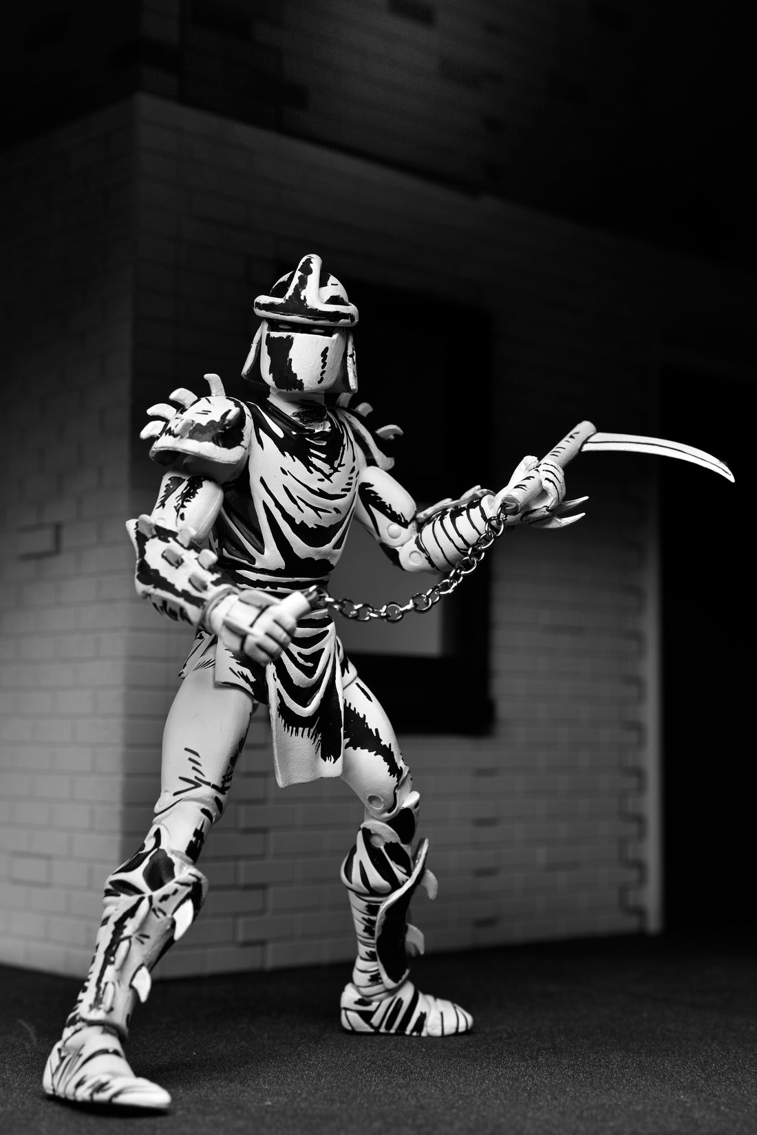 Teenage Mutant Ninja Turtles (Mirage Comics) - 7&quot; Scale Action Figure - B&amp;W Shredder