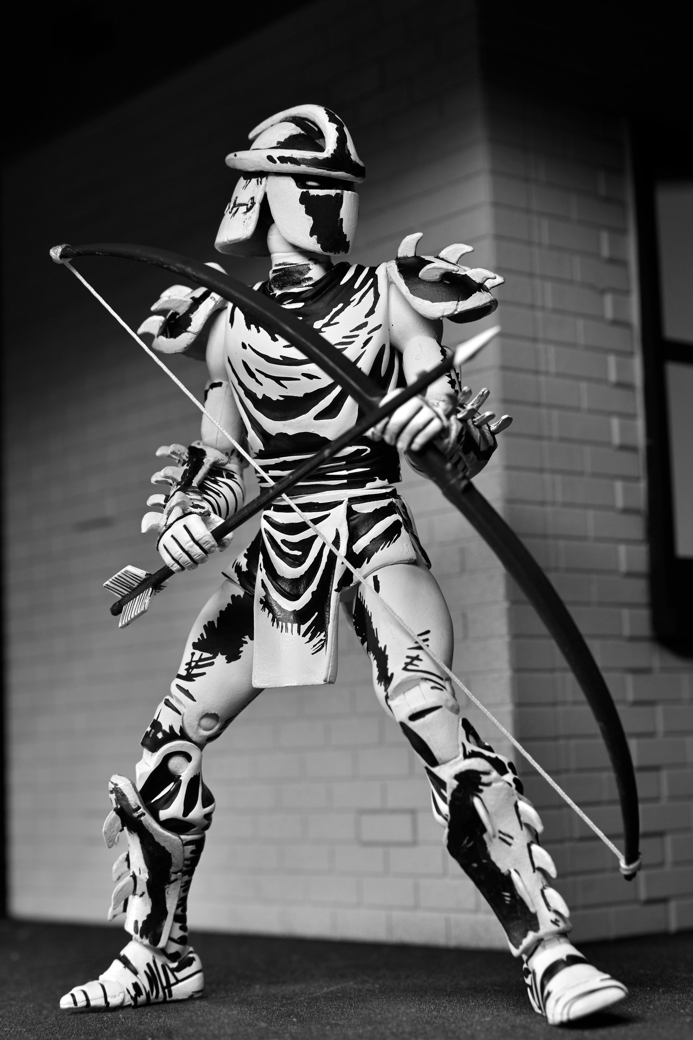 Teenage Mutant Ninja Turtles (Mirage Comics) - 7&quot; Scale Action Figure - B&amp;W Shredder