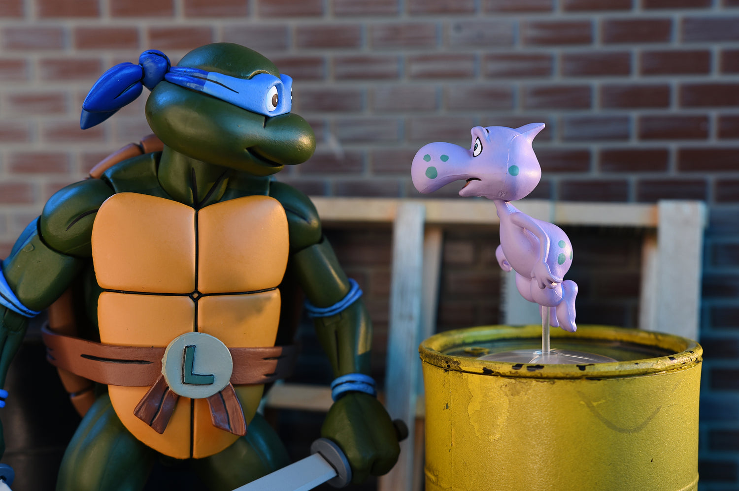 Teenage Mutant Ninja Turtles (Cartoon) - Ultimate Leonardo 7” Scale Action Figure (VHS)