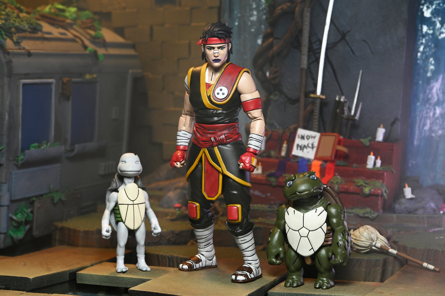 Teenage Mutant Ninja Turtles (The Last Ronin - The Lost Years) - Ultimate Casey Marie with Baby Odyn &amp; Uno Action Figures - NECA