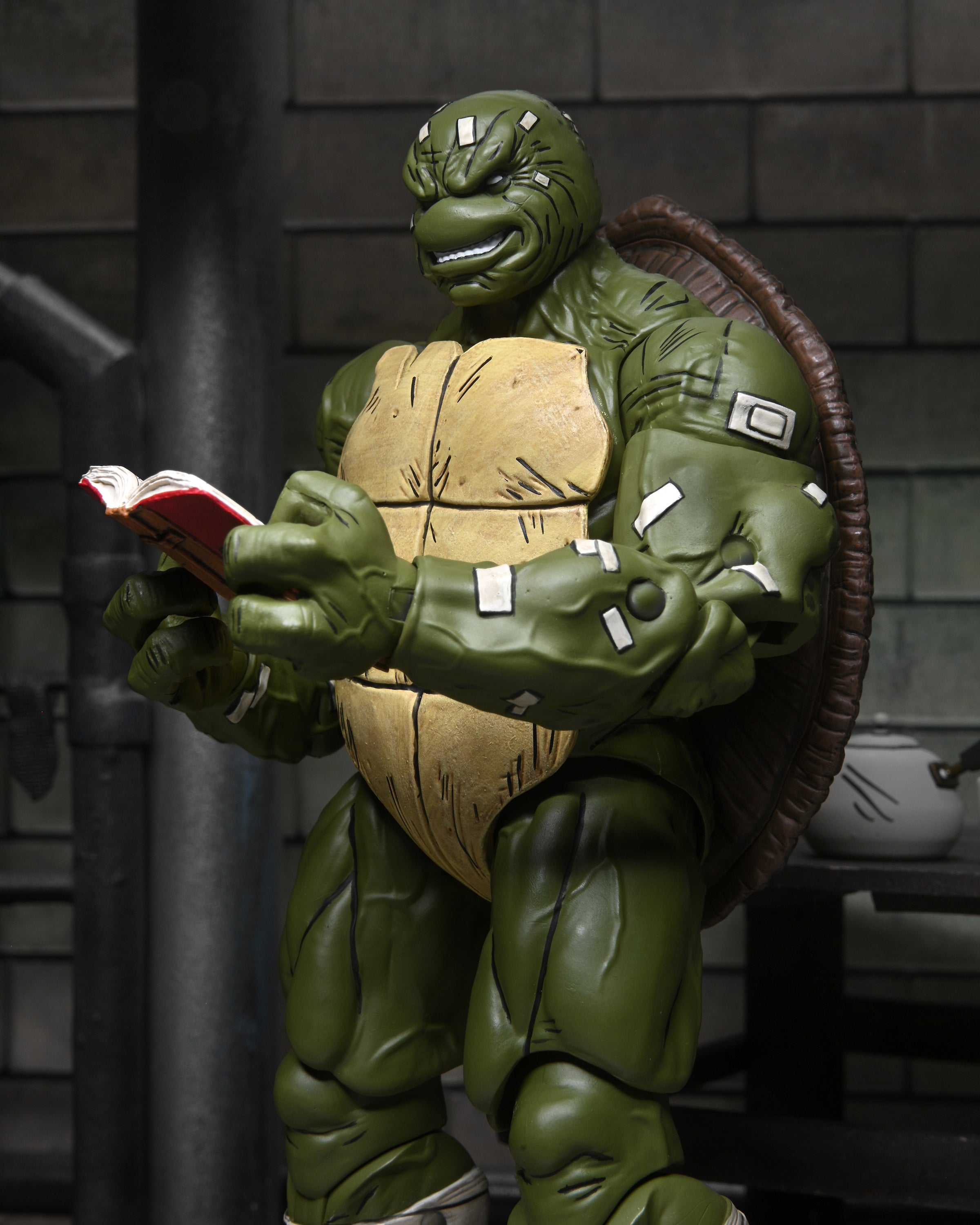 Teenage Mutant Ninja Turtles (The Last Ronin) - 7" Scale Action Figure - Battle Damaged Ronin