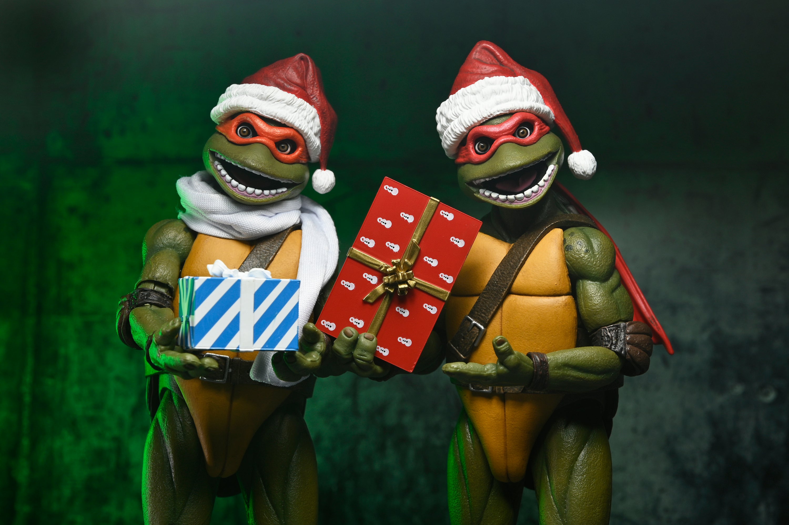 Teenage Mutant Ninja Turtles (1990 Movie) - Dimension X-Mas Vacation 7" Scale Action Figure 4-Pack - NECA