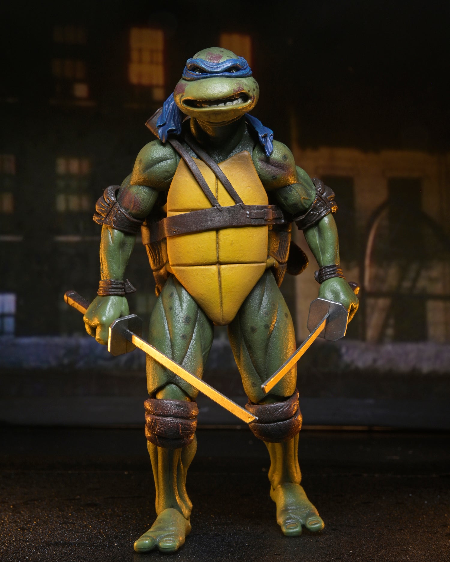 Teenage Mutant Ninja Turtles (1990 Movie) - Rooftop Battle Leonardo vs. Shredder 7" Scale Action Figure (2-Pack)