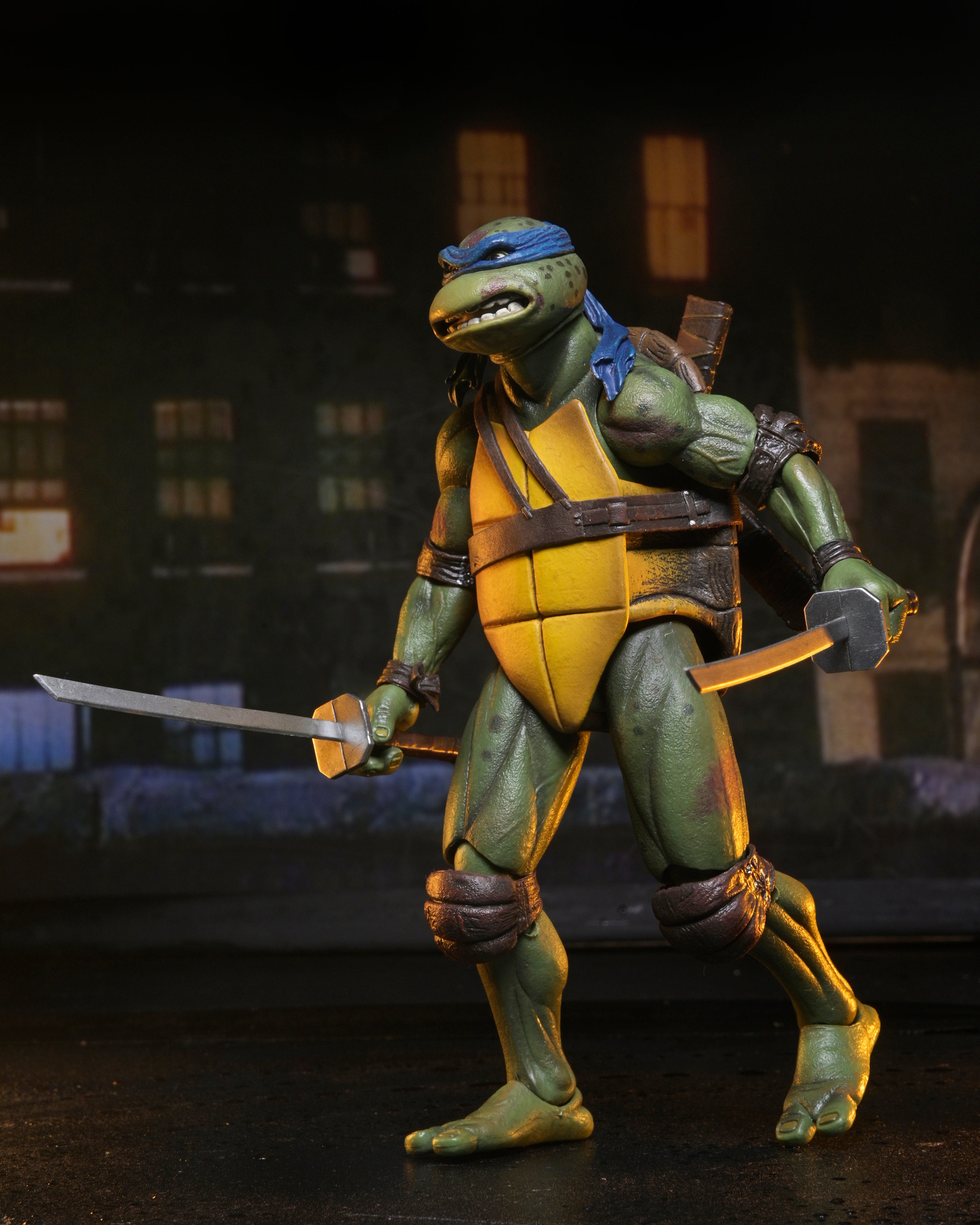 Teenage Mutant Ninja Turtles (1990 Movie) - Rooftop Battle Leonardo vs. Shredder 7" Scale Action Figure (2-Pack)