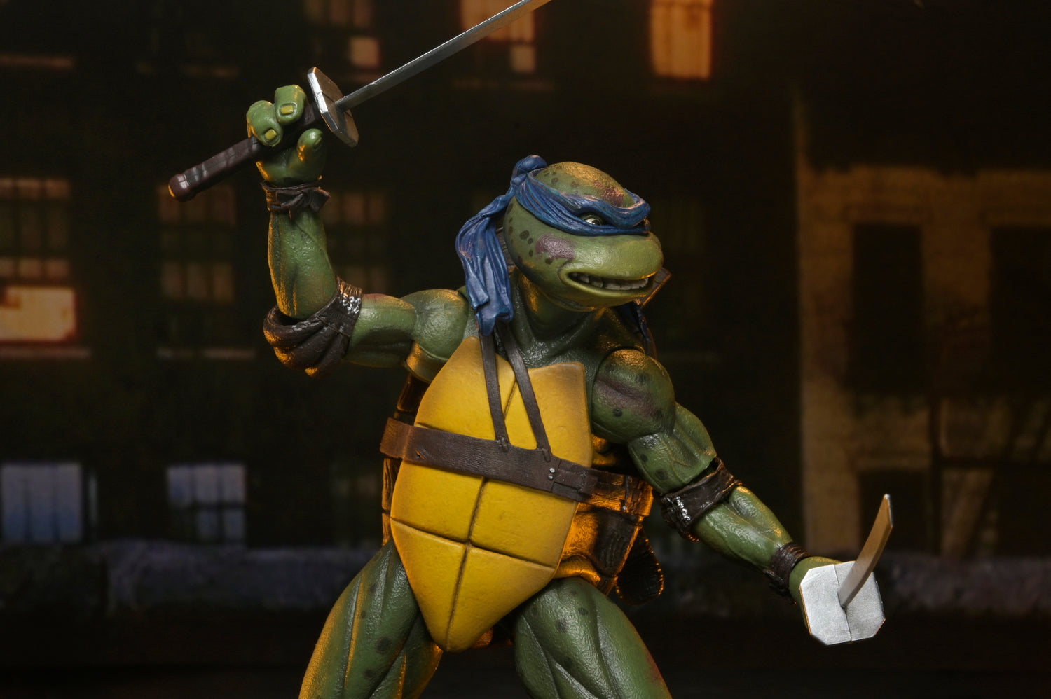 Teenage Mutant Ninja Turtles (1990 Movie) - Rooftop Battle Leonardo vs. Shredder 7" Scale Action Figure (2-Pack)