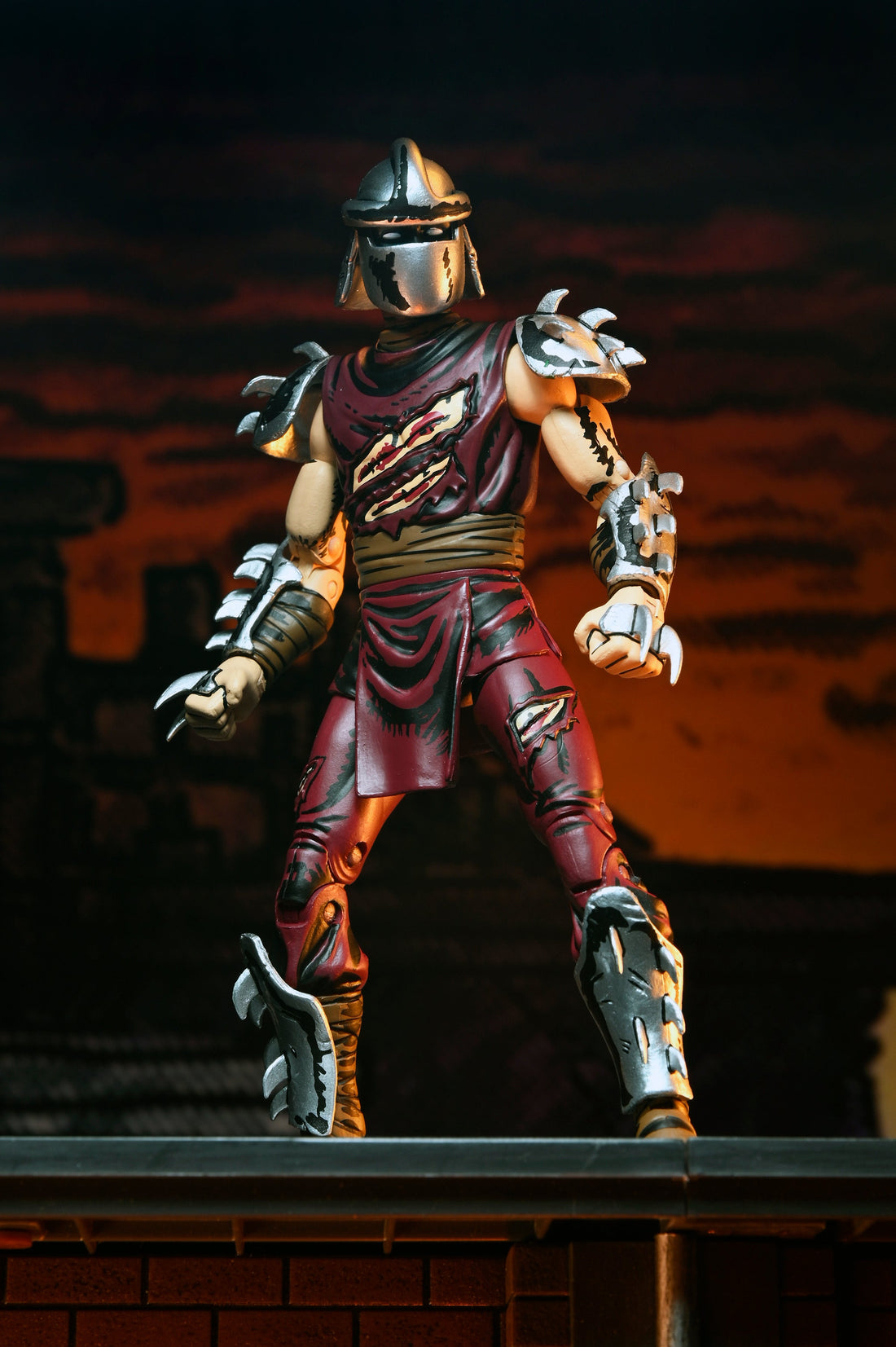 Teenage Mutant Ninja Turtles (Mirage Comics) - Battle-Damaged Shredder 7" Scale Action Figure (Classic Colors) - NECA