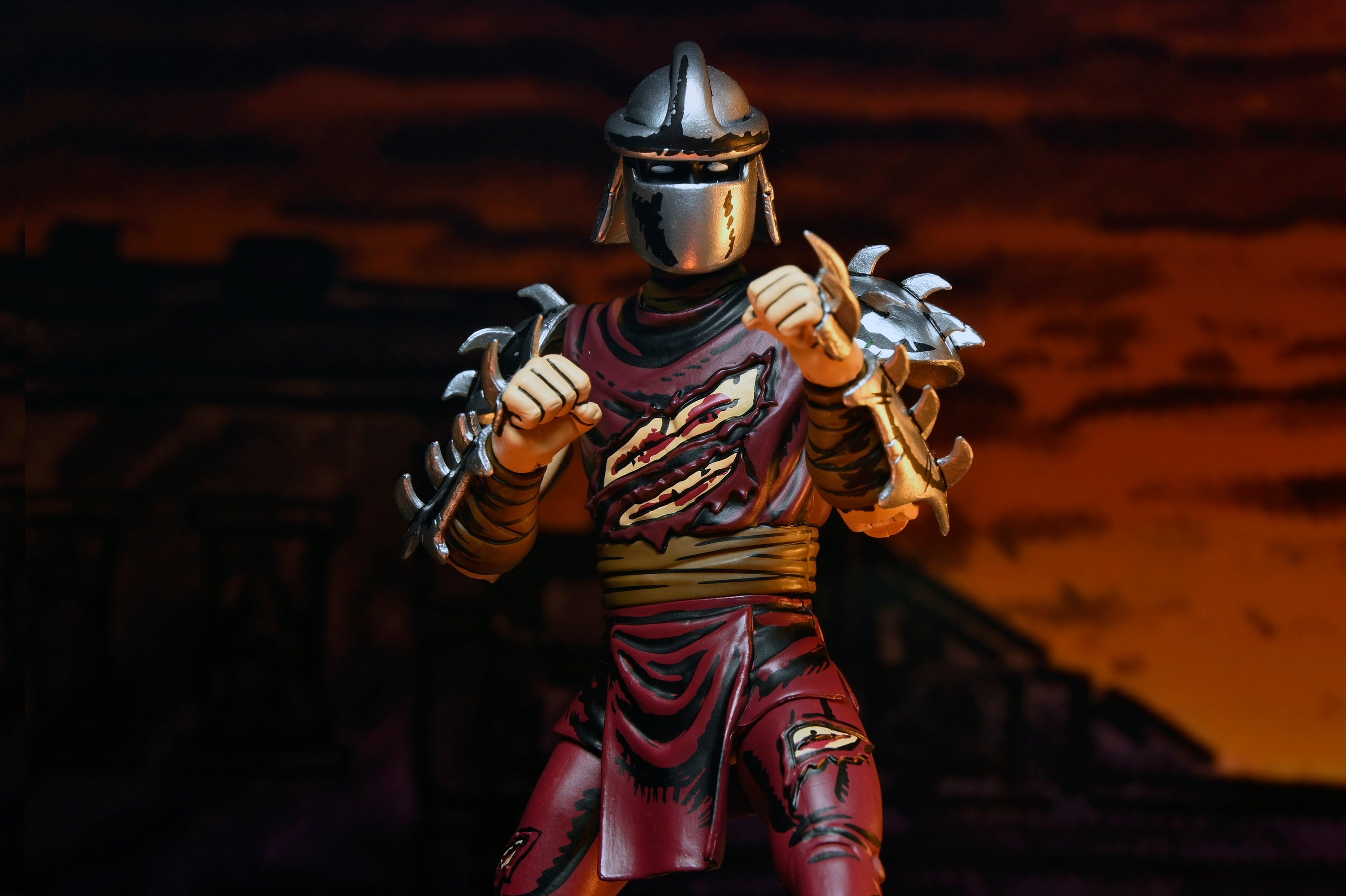 Teenage Mutant Ninja Turtles (Mirage Comics) - Battle-Damaged Shredder 7" Scale Action Figure (Classic Colors) - NECA
