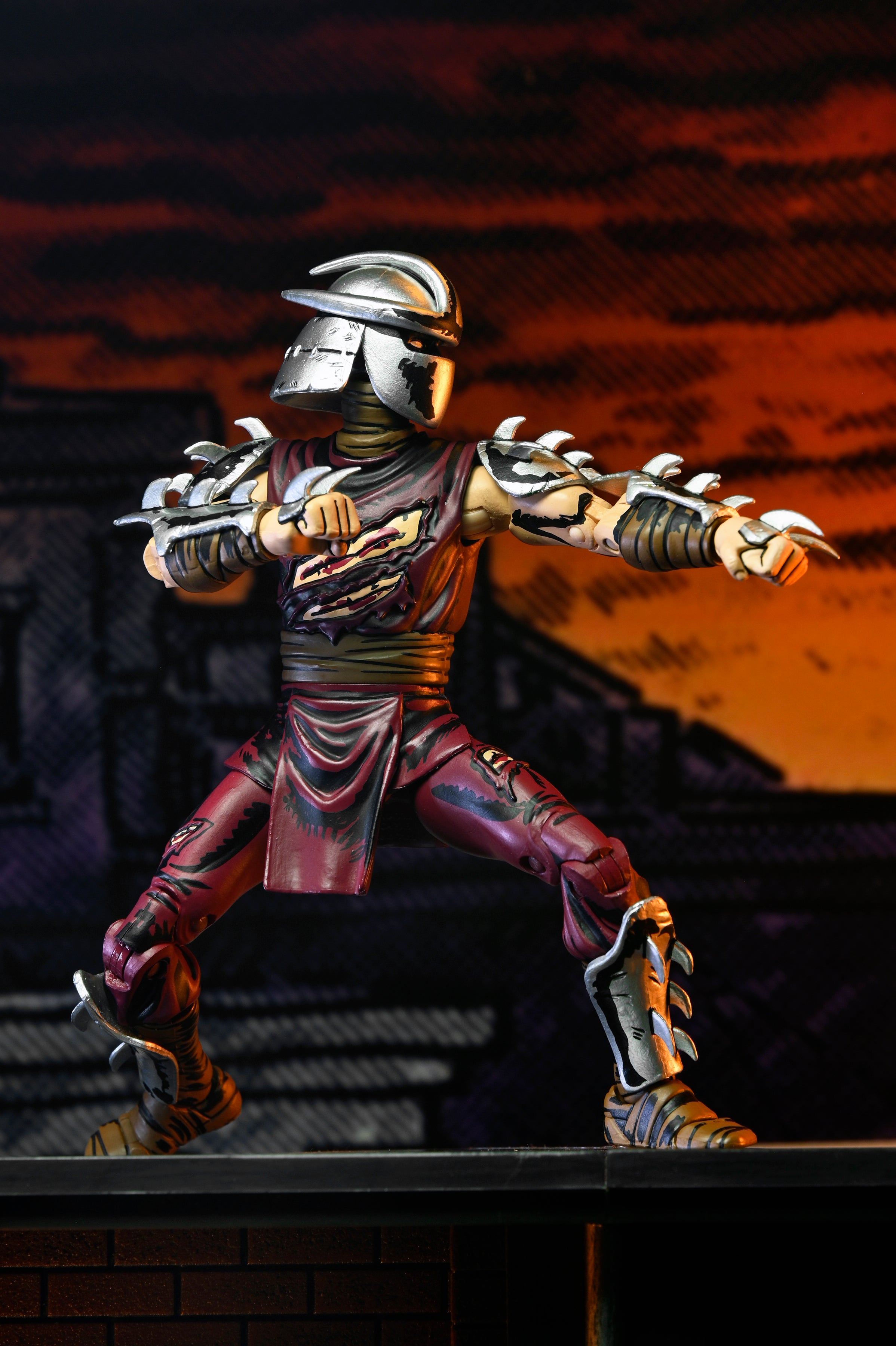Teenage Mutant Ninja Turtles (Mirage Comics) - Battle-Damaged Shredder 7&quot; Scale Action Figure (Classic Colors) - NECA