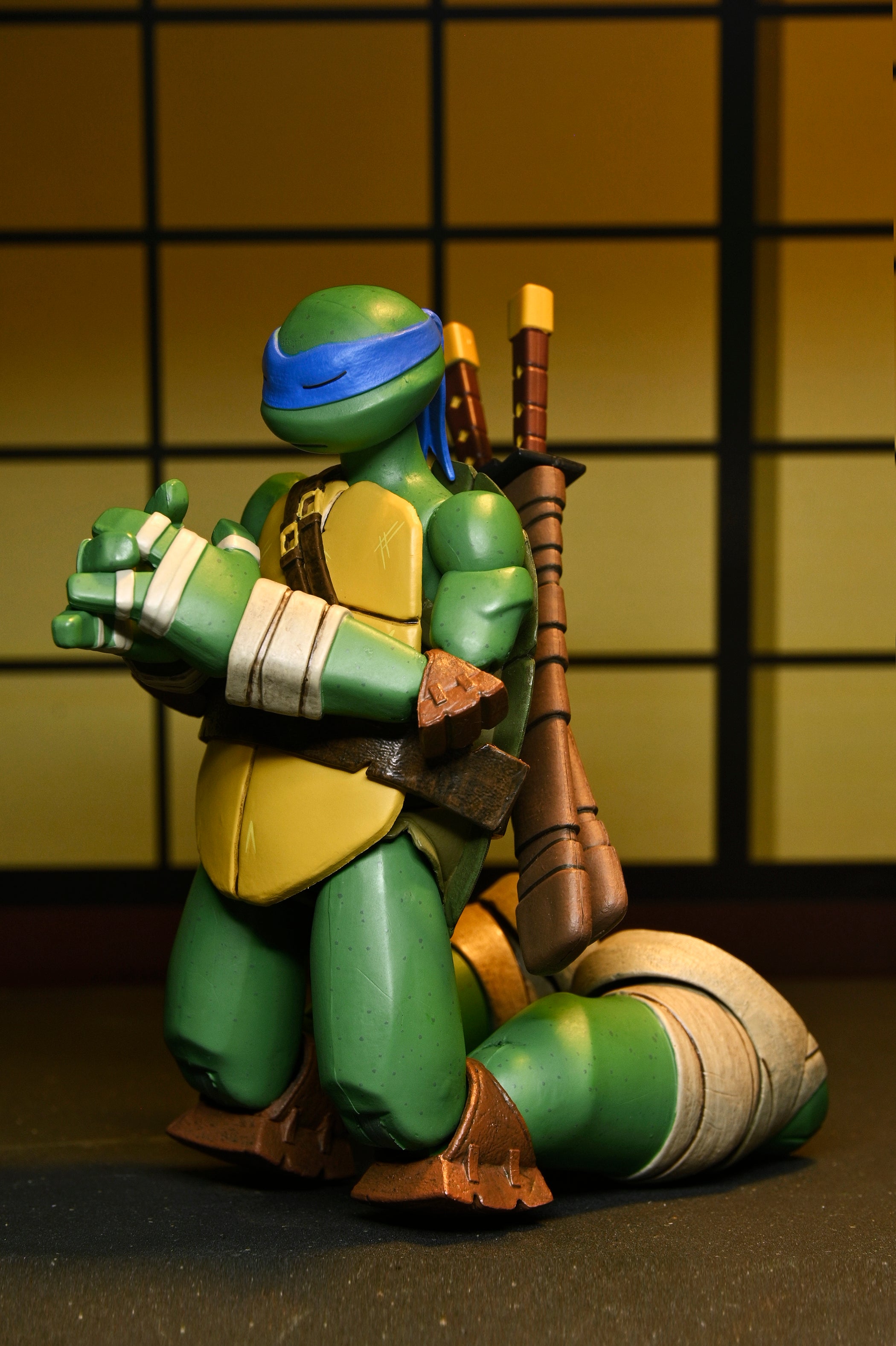 Teenage Mutant Ninja Turtles (2012 Cartoon) - Ultimate Leonardo 7" Scale Action Figure - NECA