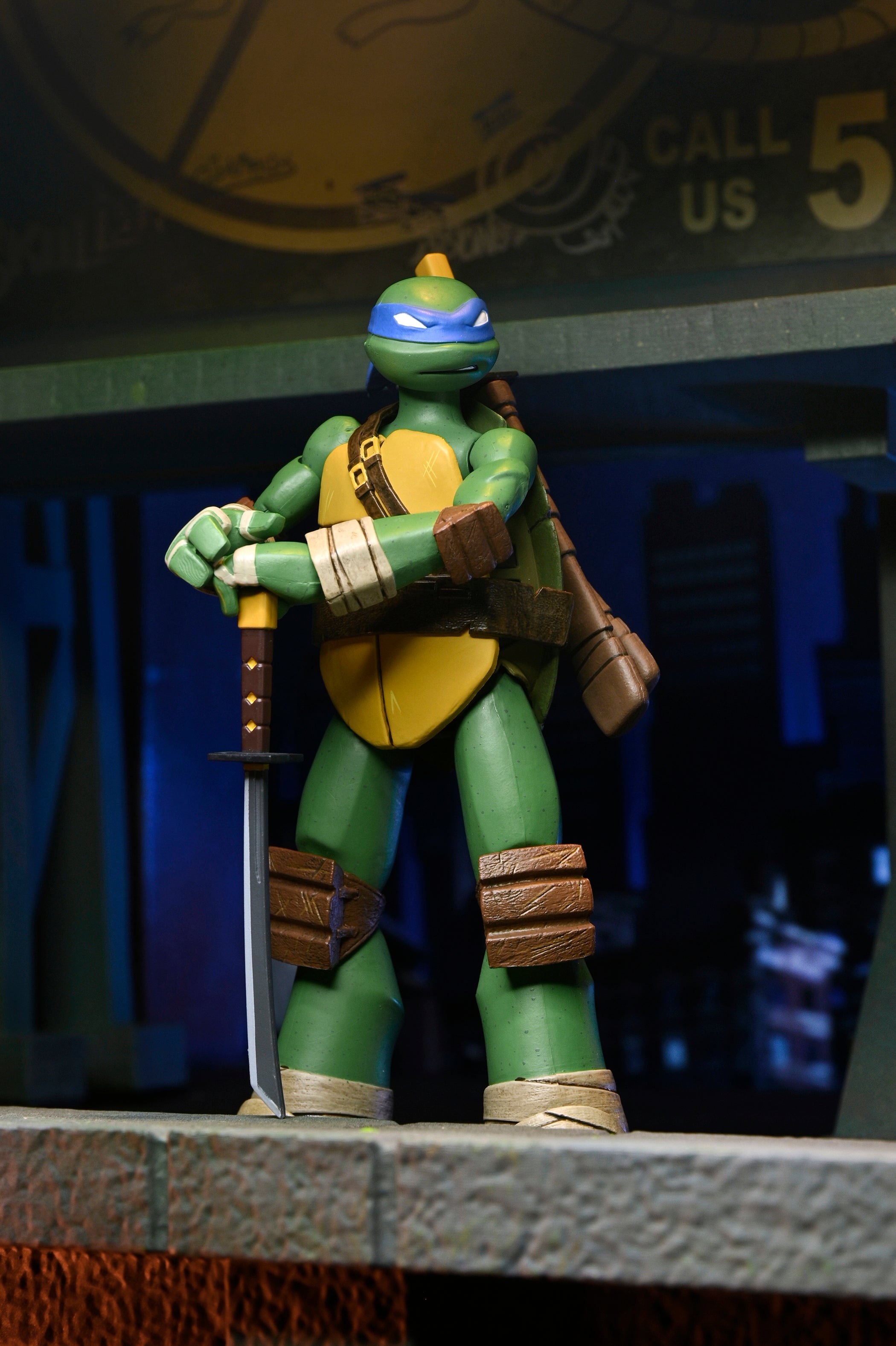 Teenage Mutant Ninja Turtles (2012 Cartoon) - Ultimate Leonardo 7&quot; Scale Action Figure - NECA