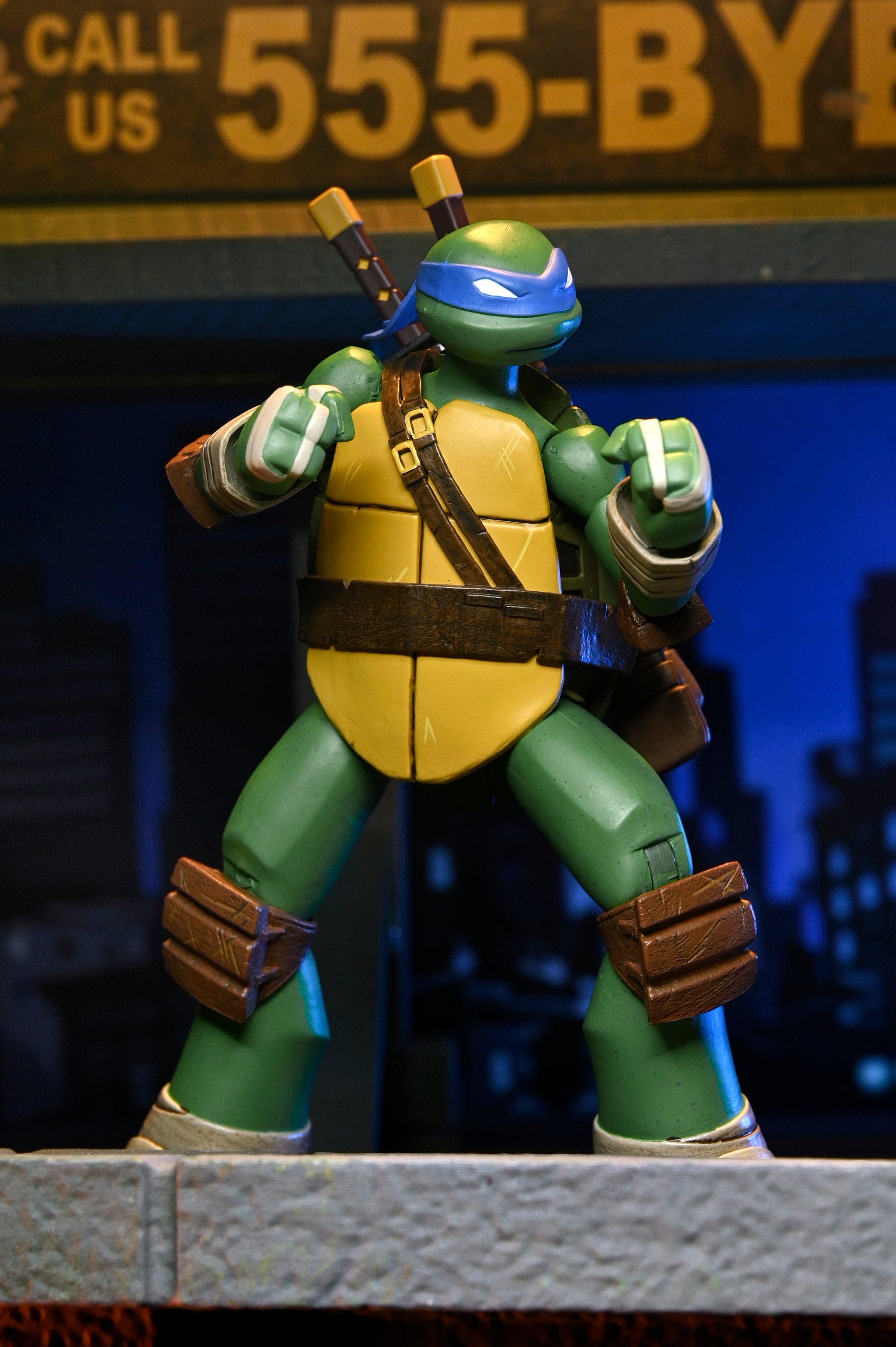 Teenage Mutant Ninja Turtles (2012 Cartoon) - Ultimate Leonardo 7&quot; Scale Action Figure - NECA
