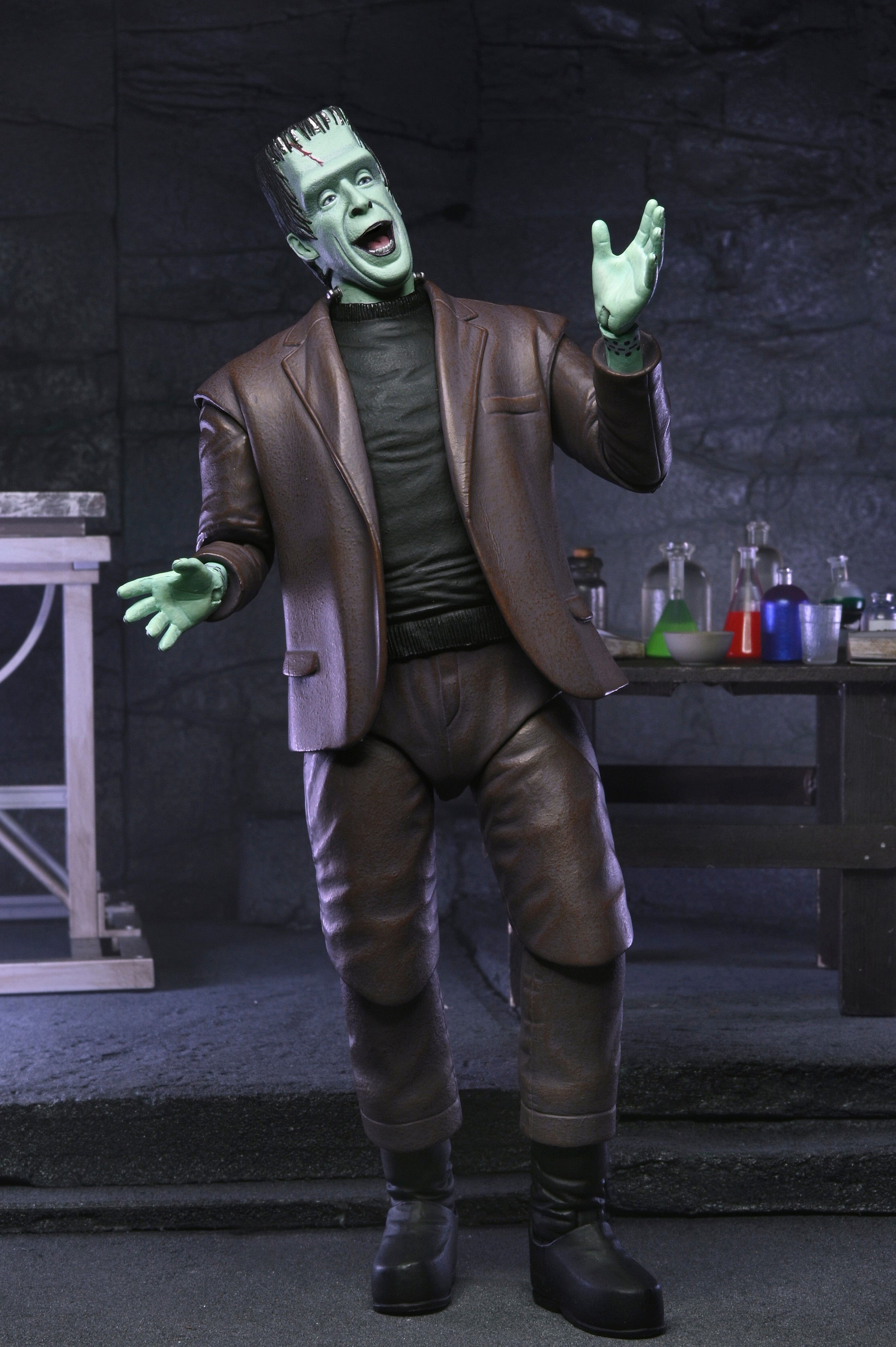 Herman The Munsters (TV Series) - Ultimate Herman Munster 7” Scale Action Fig ...