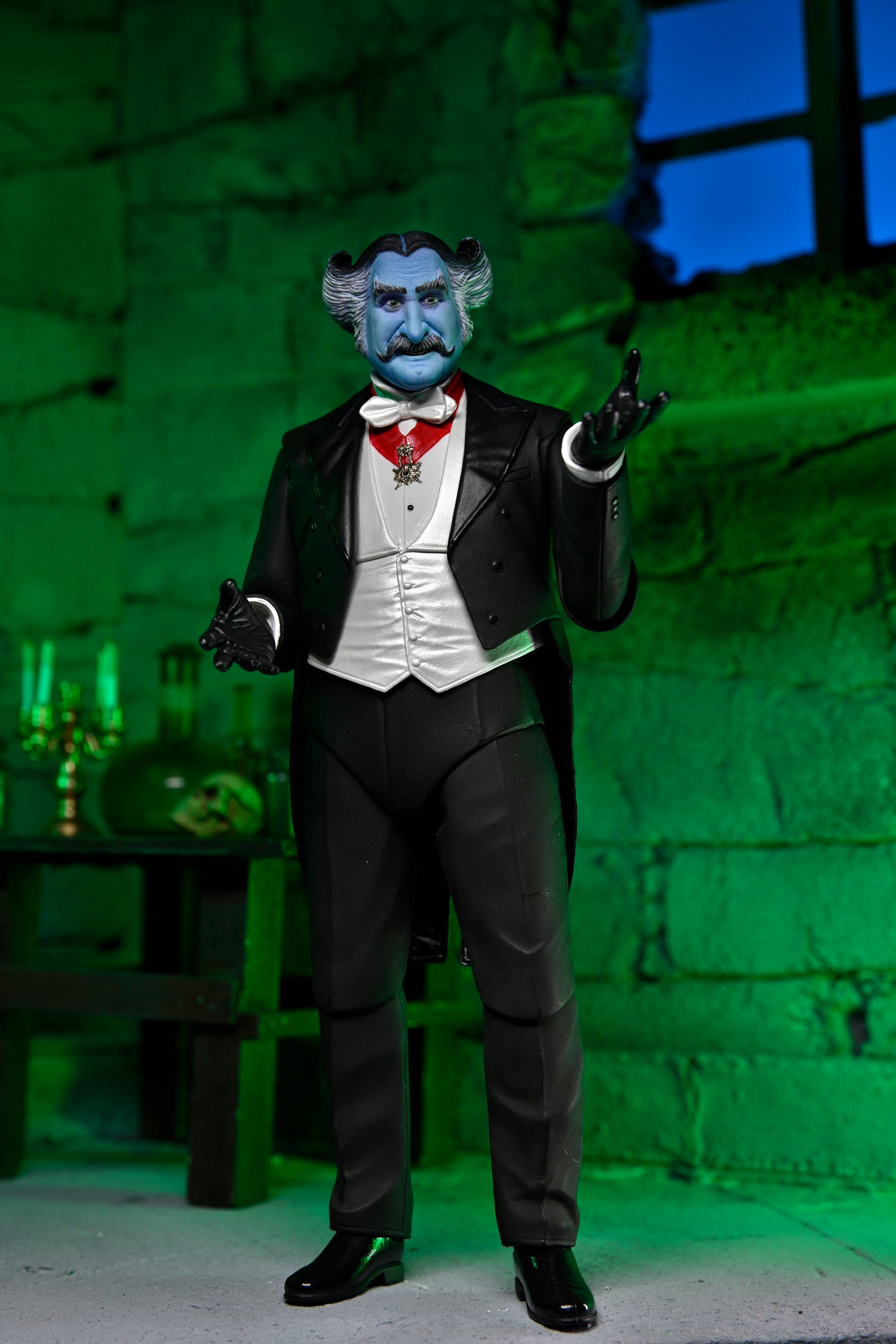 The Munsters (2022) - Ultimate The Count 7&quot; Scale Action Figure - NECA