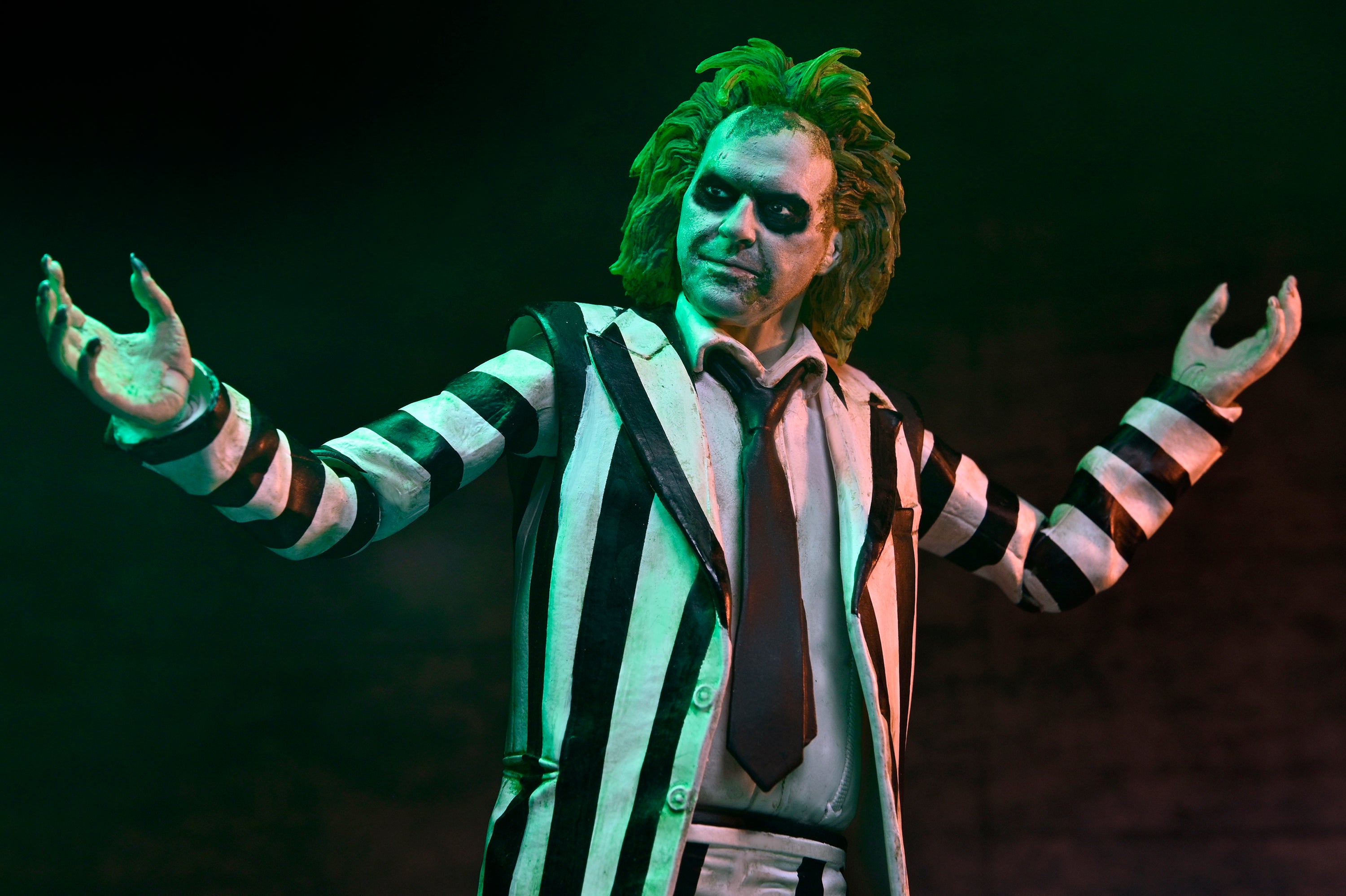 Beetlejuice Beetlejuice - Ultimate Striped Suit Beetlejuice 7" Scale Action Figure - NECA