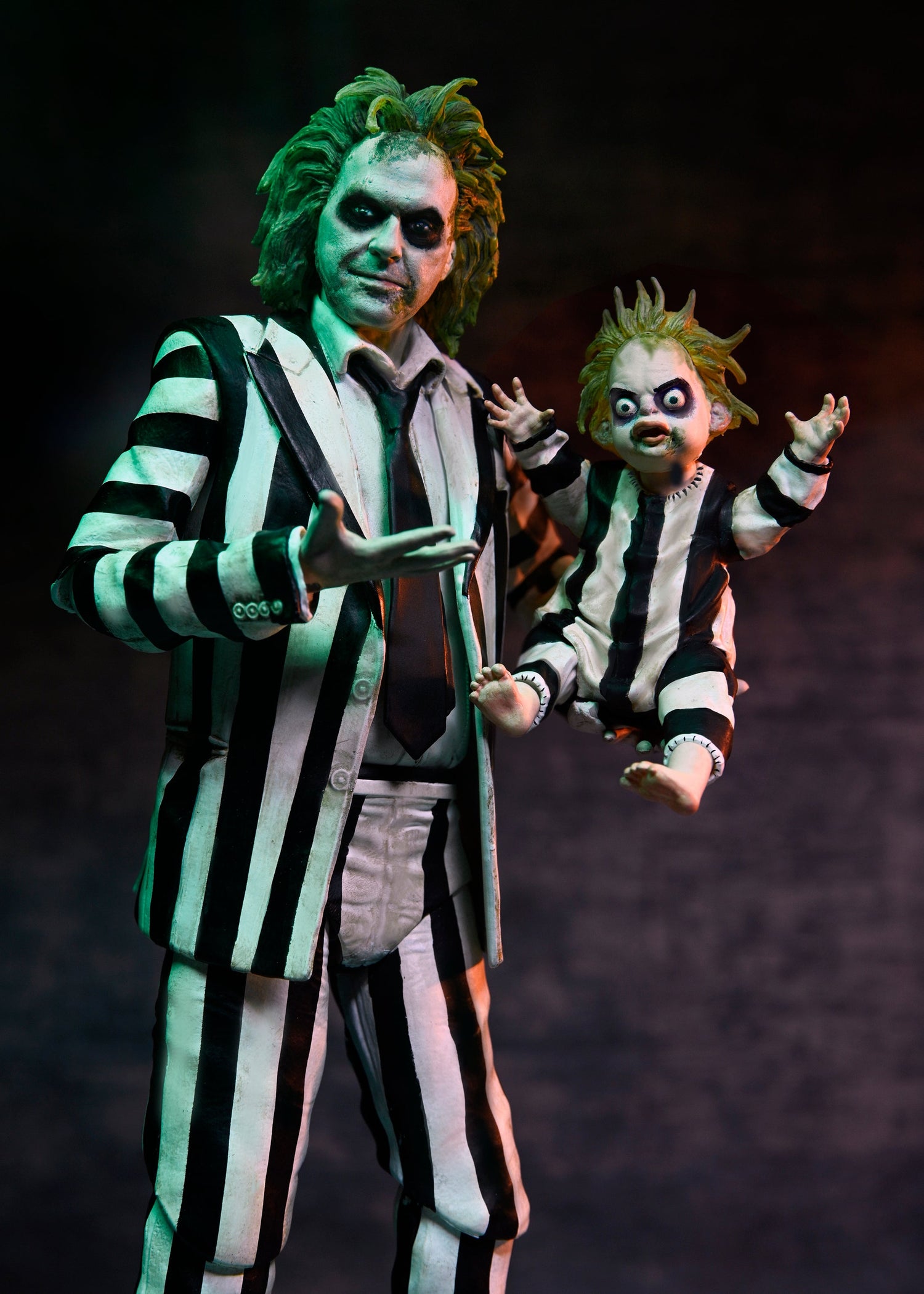 Beetlejuice Beetlejuice - Ultimate Striped Suit Beetlejuice 7&quot; Scale Action Figure - NECA